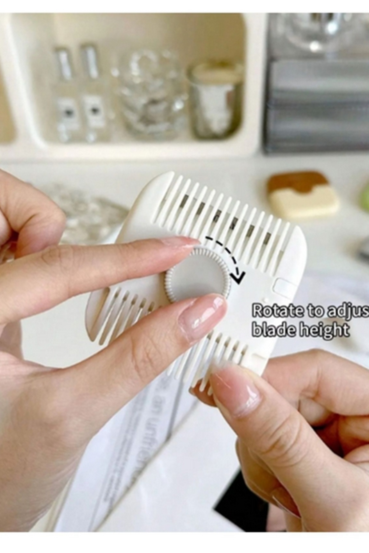 DeftHike Yeni Model Kapaklı ve Çift Taraflı Jilet Uzunluğu Ayarlanabilir Bebekler İçin Saç Düzeltme Tarağı fotoğrafı 4 (önizleme)