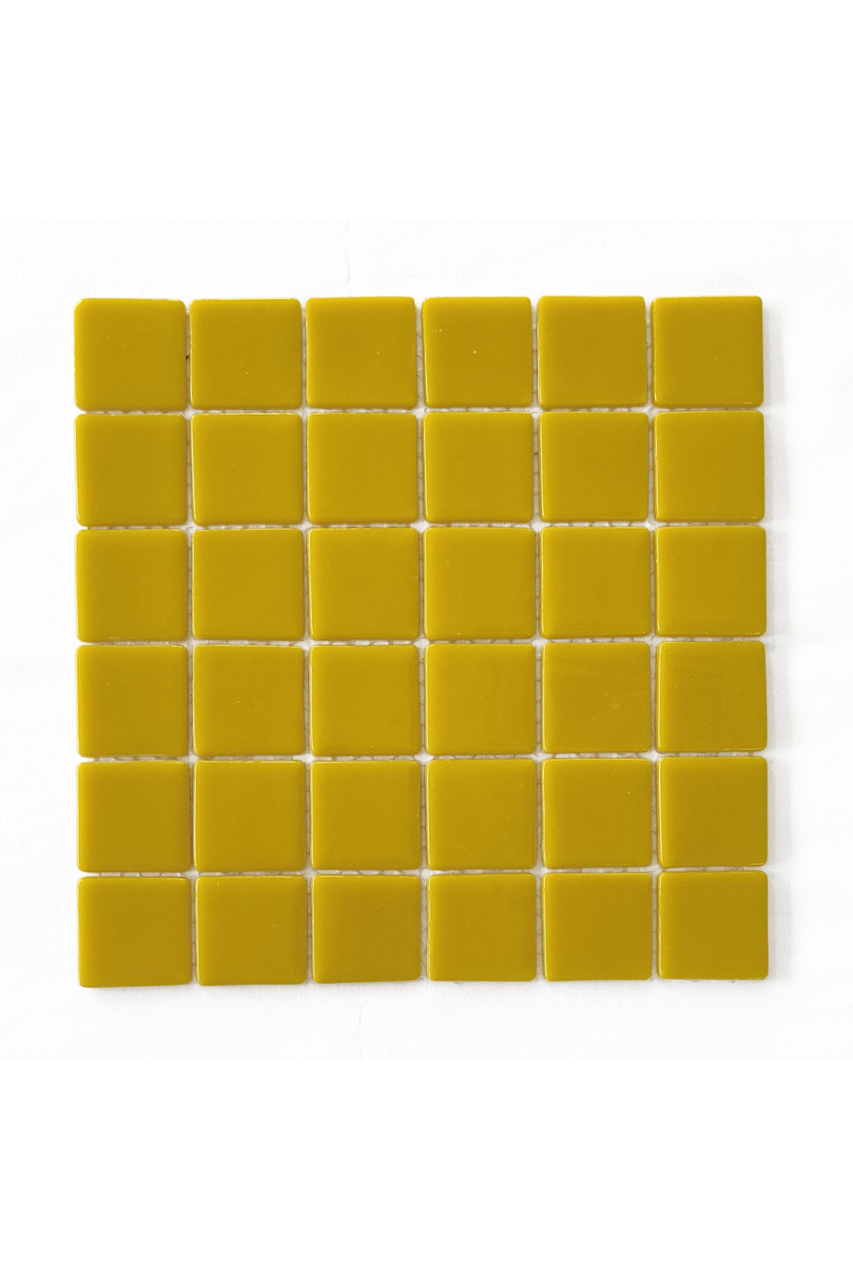 MozaiKristaL Yaşam Alanlarının Tüm Yüzeyleri Için 50x50 Mm Sarı Cam Mozaik. ( 1 Koli = 1 M2 Fiyatıdır )
