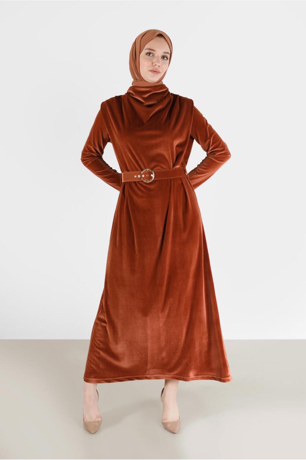 آلوینا پیراهن مخمل کمربنددار ۴۲۴۱۶ آلوینا پیراهن مخمل کمربنددار ۴۲۴۱۶