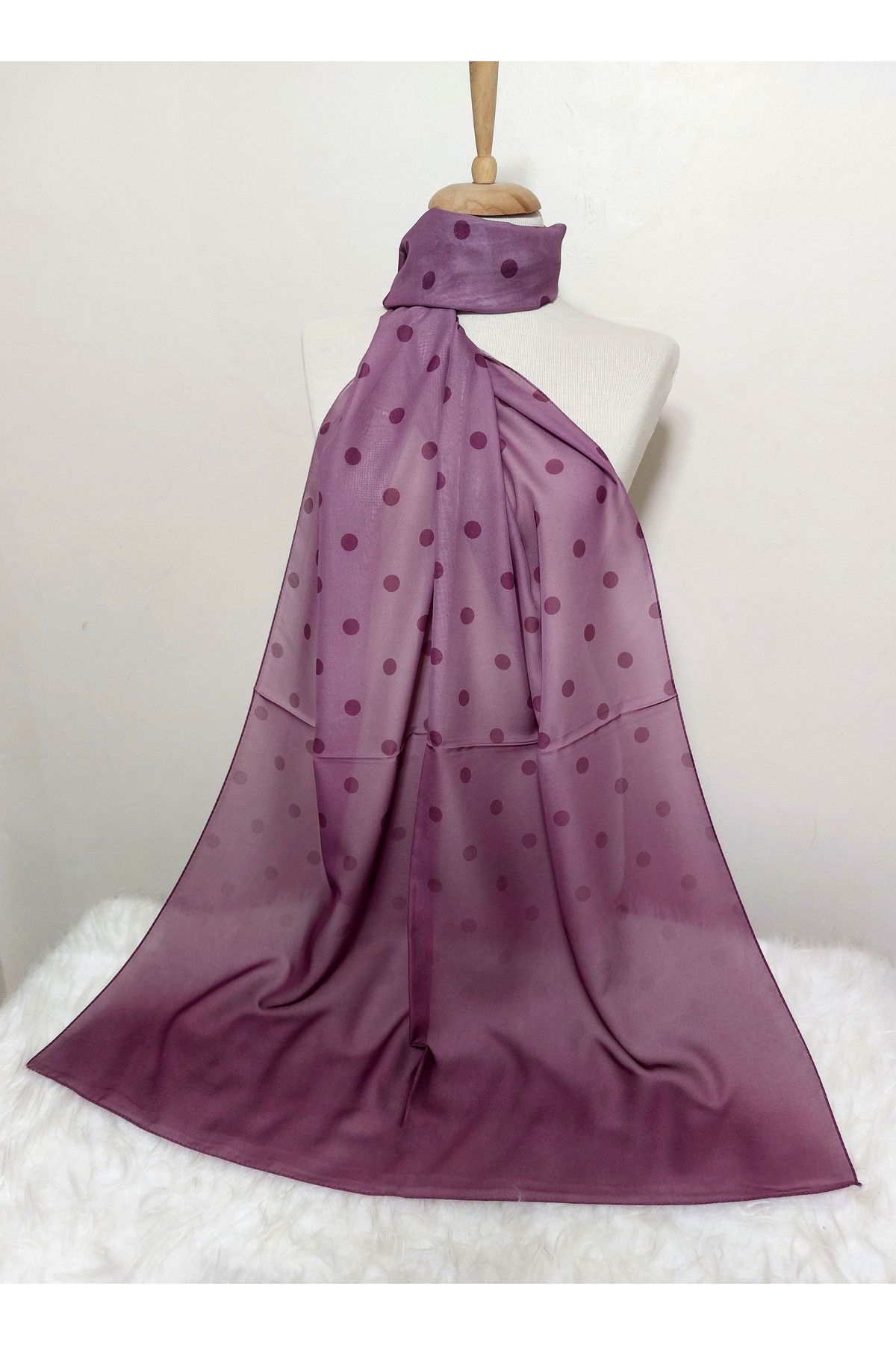 REMOMODA-Patterned Chiffon Shawl with Points, Gradient Model 2