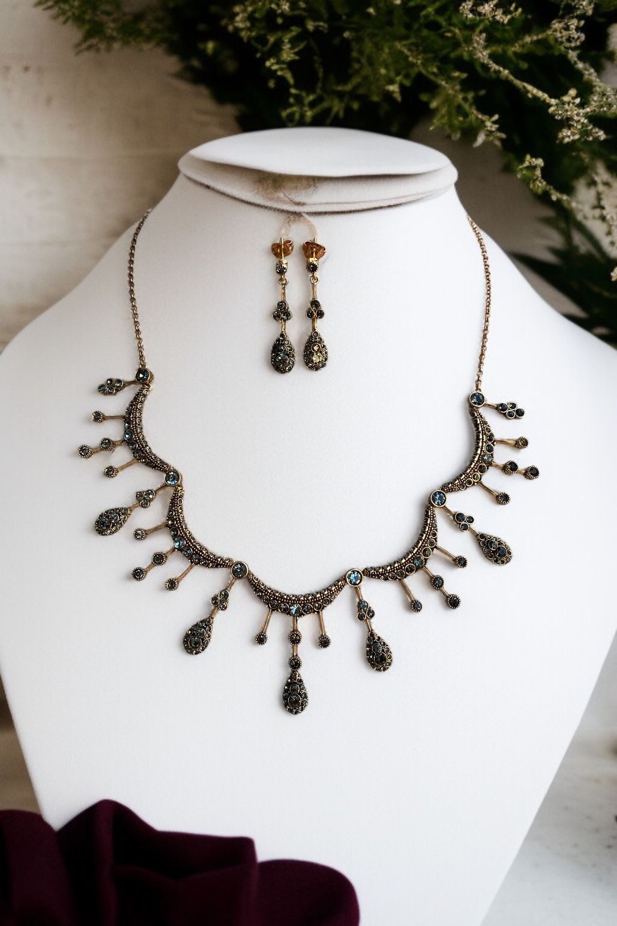 FAYRA ACCESSORIES-Crystal Rhinestone Choker Necklace and Earrings Set 1
