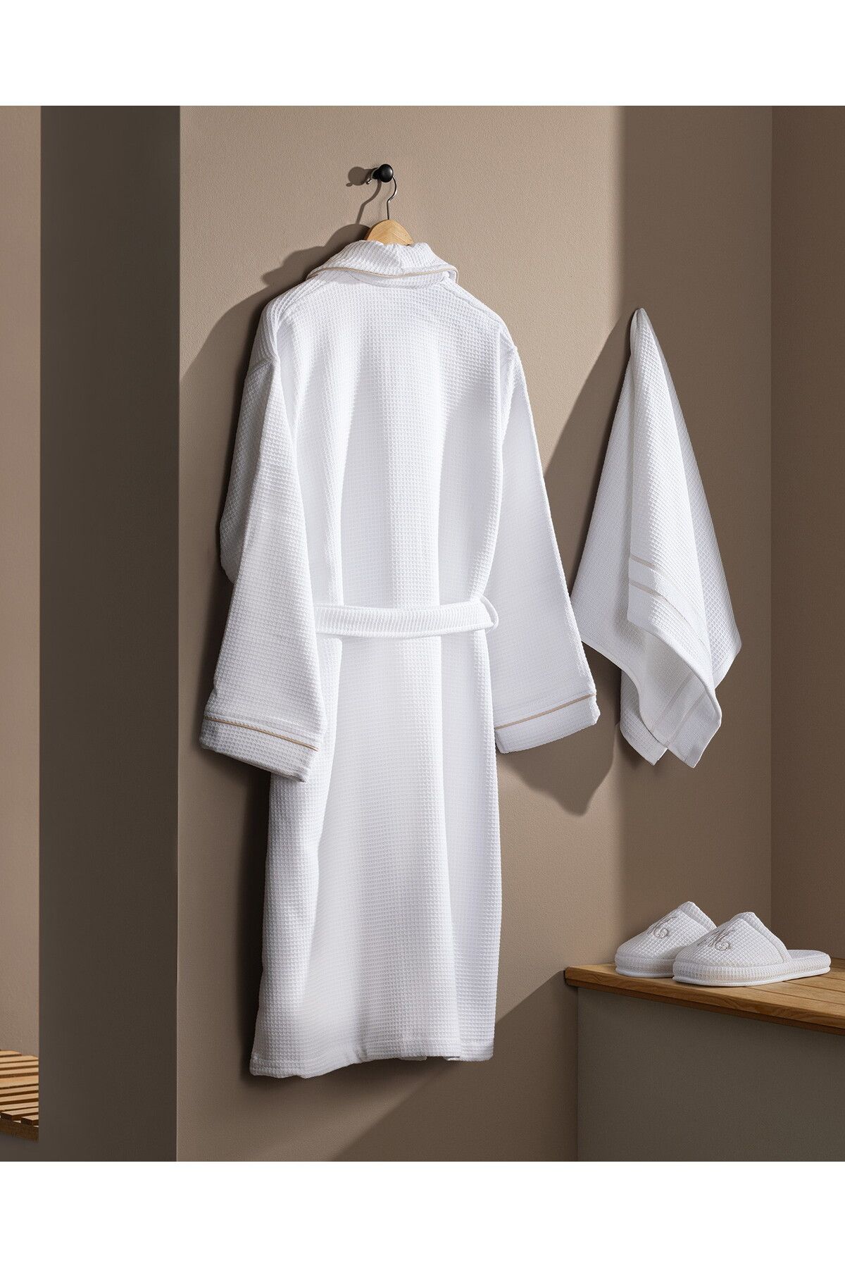Madame Coco-Riley Damen-Bademantel-Set aus 100 % Baumwolle – Weiß – Luxus-Kollektion 4