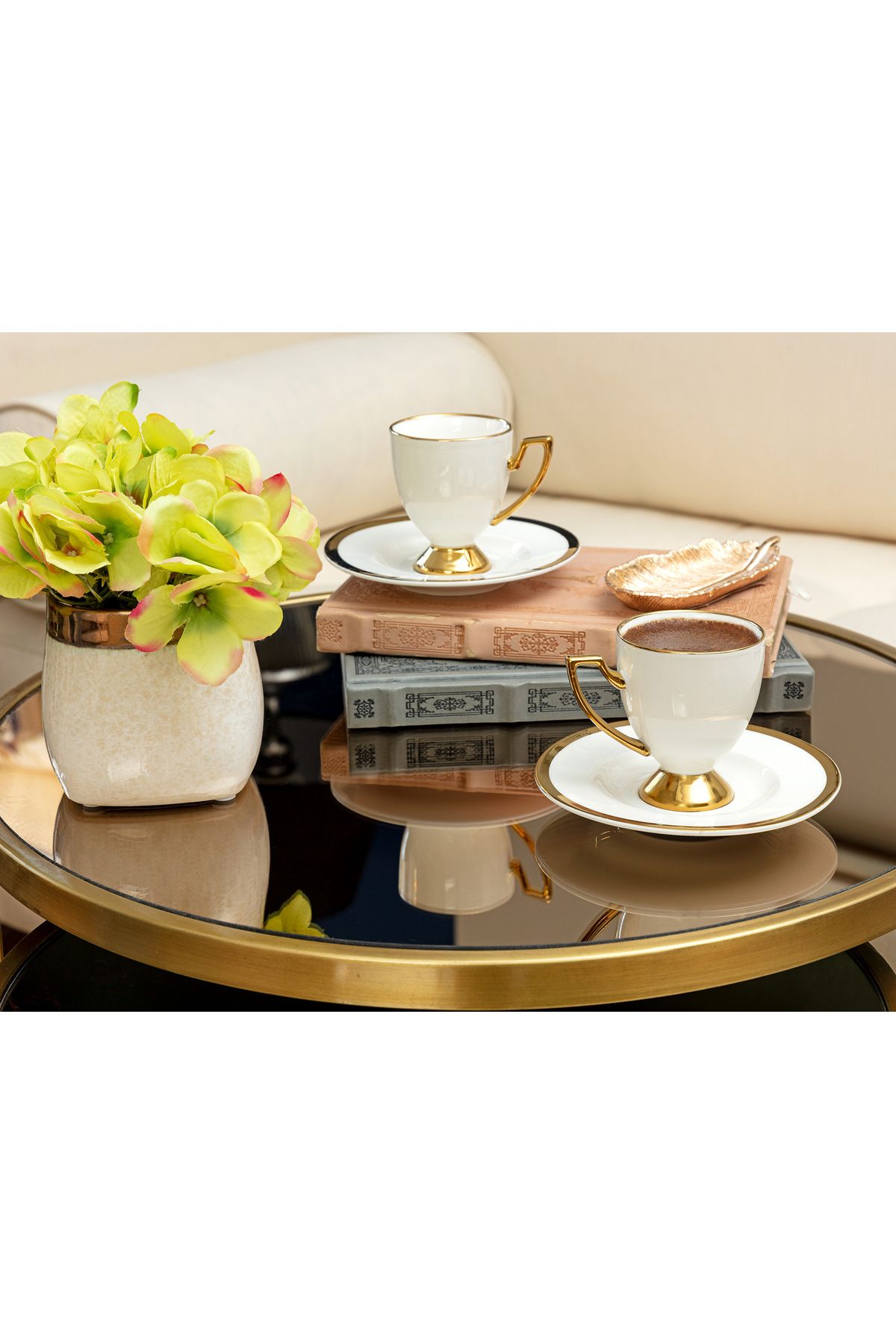 Madame Coco-Yolande Olivier – 2er-Set Kaffeetassen 1