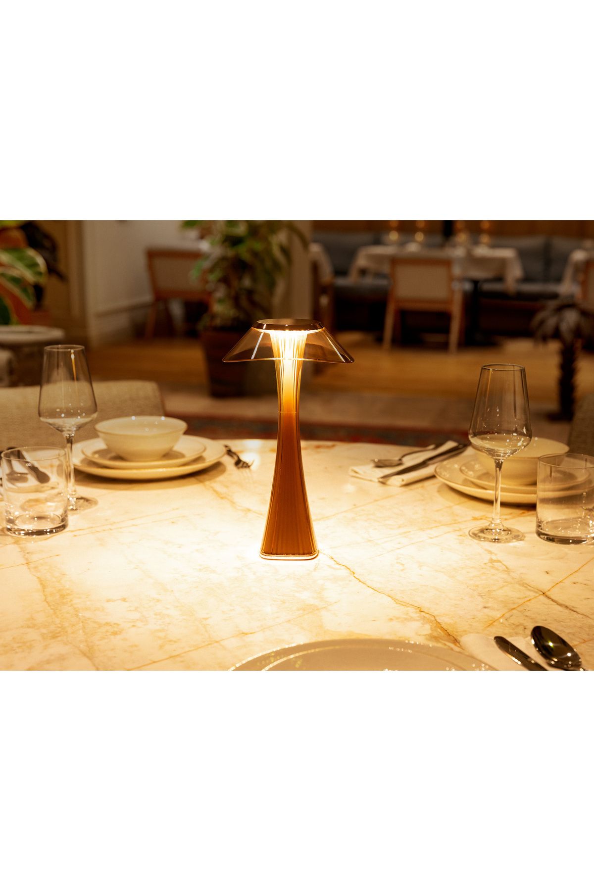 Madame Coco-Valognes Lampe 6