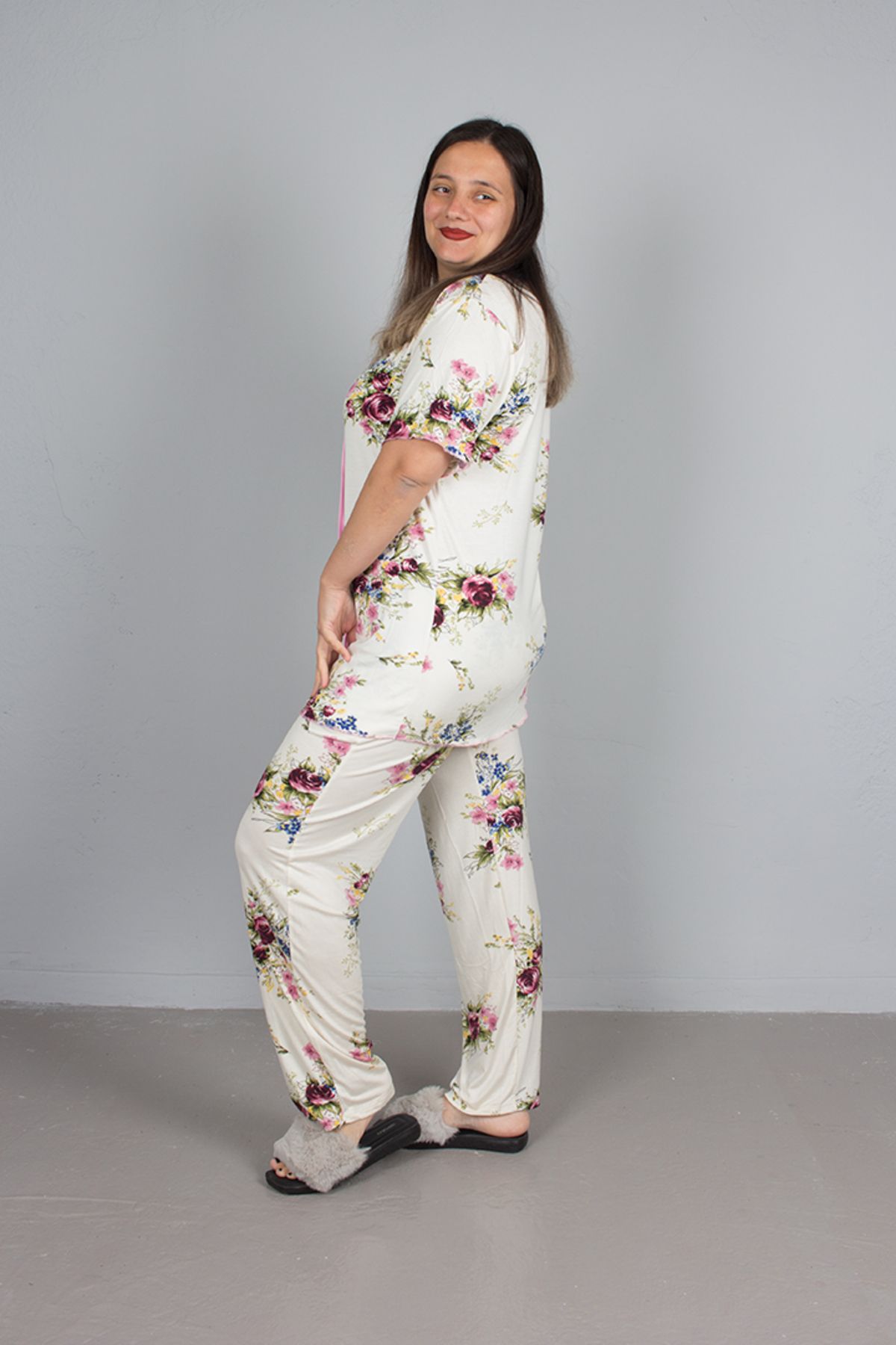 Truva XXL-Large Size Floral Patterned Lycra Buttoned Pajama Set 3