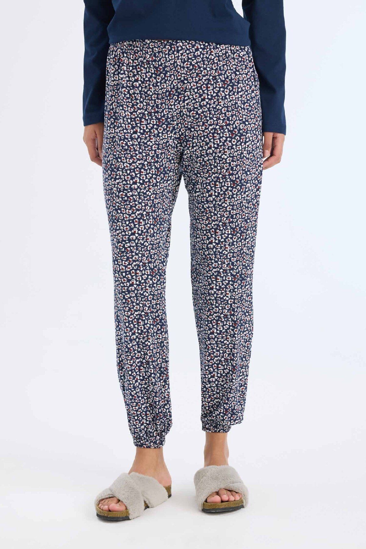 DeFacto-Sleepwear Set to Fall in Love - Long Sleeve and Pattern E2357Ax24Wn 5