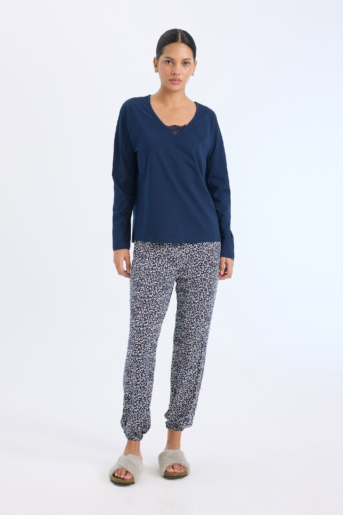 DeFacto-Sleepwear Set to Fall in Love - Long Sleeve and Pattern E2357Ax24Wn 3