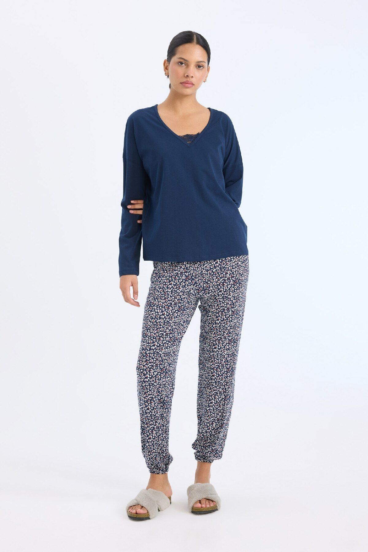 DeFacto-Sleepwear Set to Fall in Love - Long Sleeve and Pattern E2357Ax24Wn 2