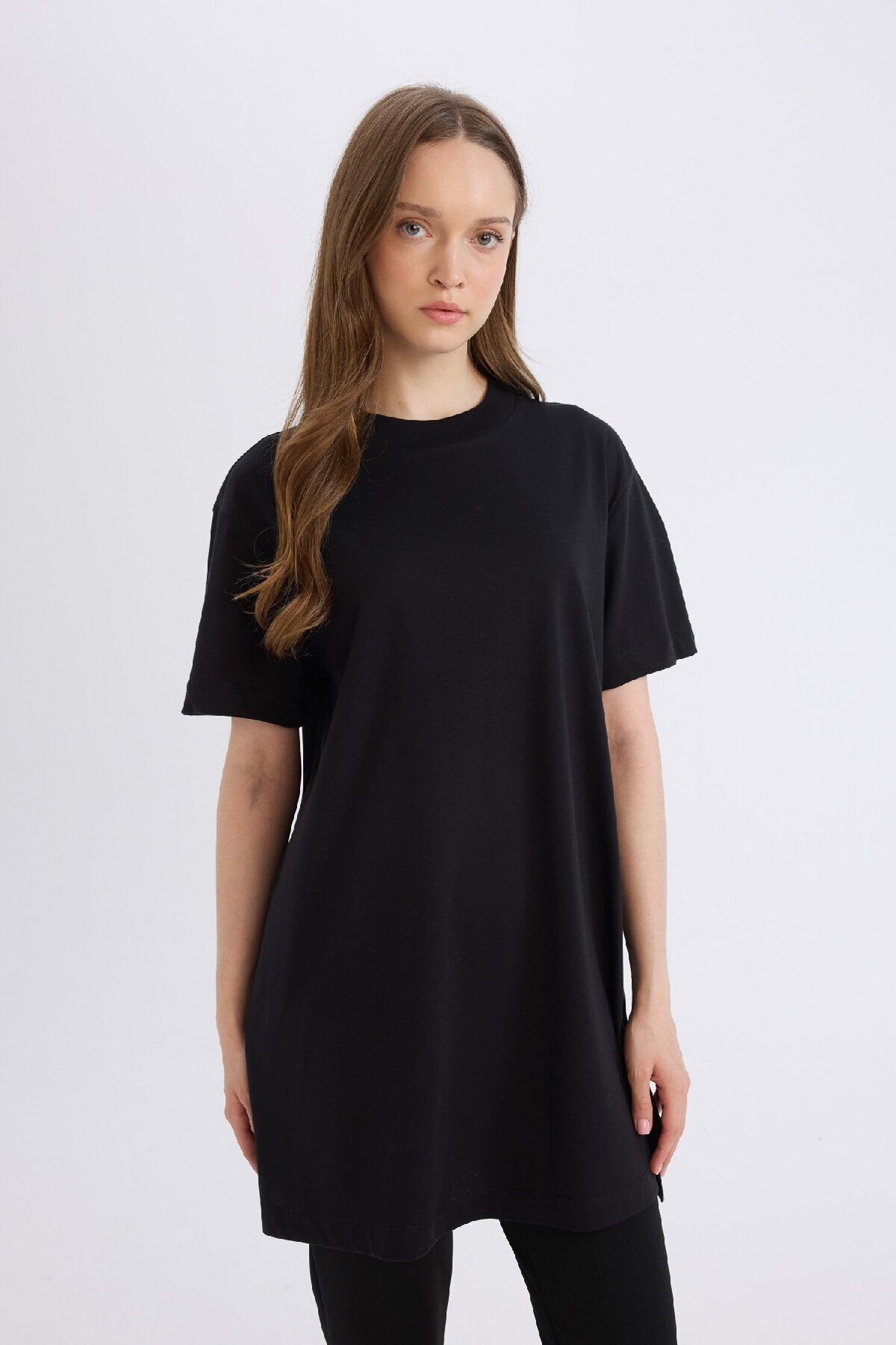 DeFacto-Normale Passform, Rundhalsausschnitt, einfache, einfarbige Kurzarm-T-Shirt-Tunika A8351AX25SP 4