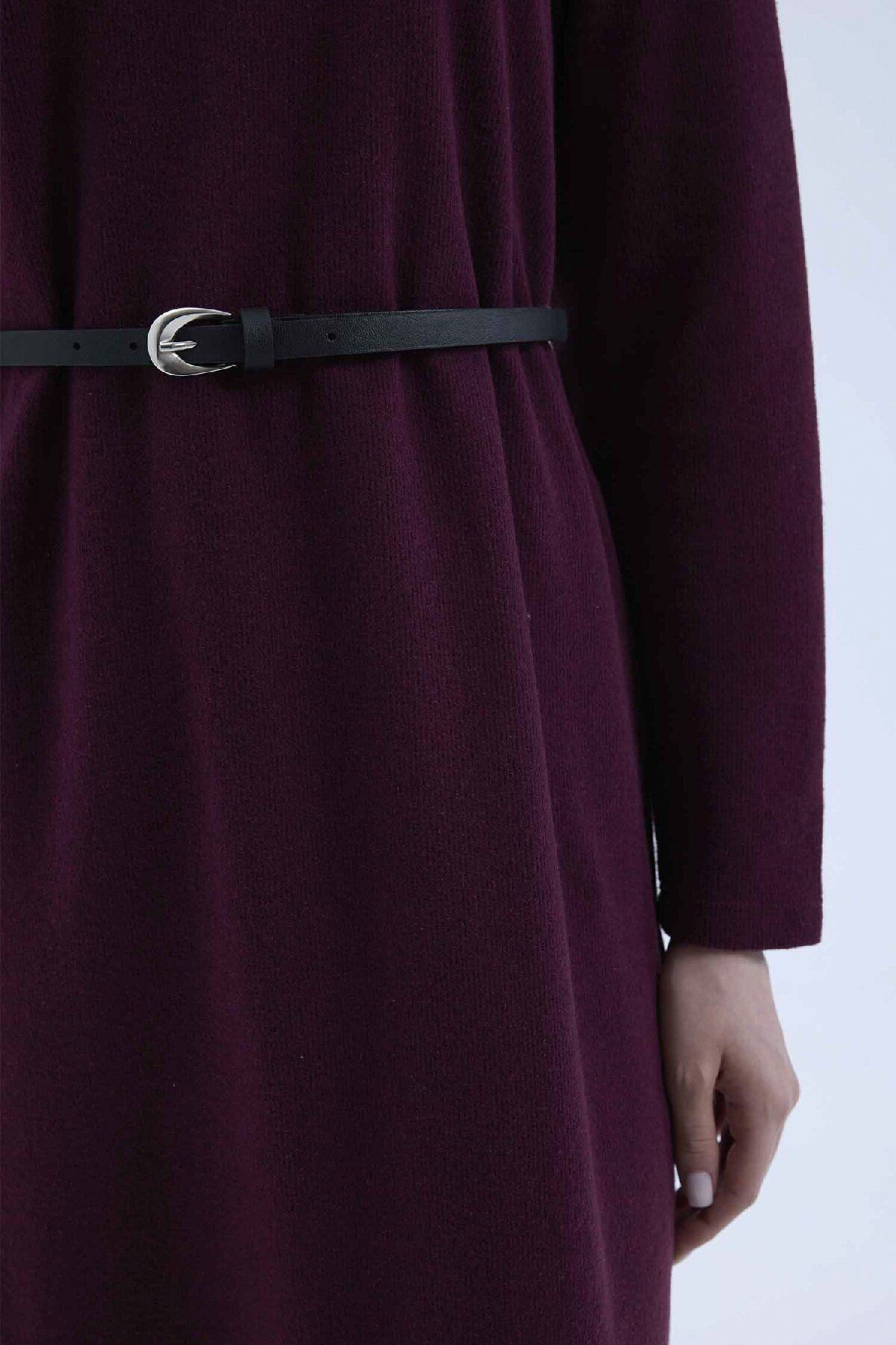 DeFacto-Reguläre Passform, Rundhalsausschnitt, lange Ärmel, Gürtel, Thessaloniki-Stoff, Maxi-Hijab-Kleid E5790ax25sp 4