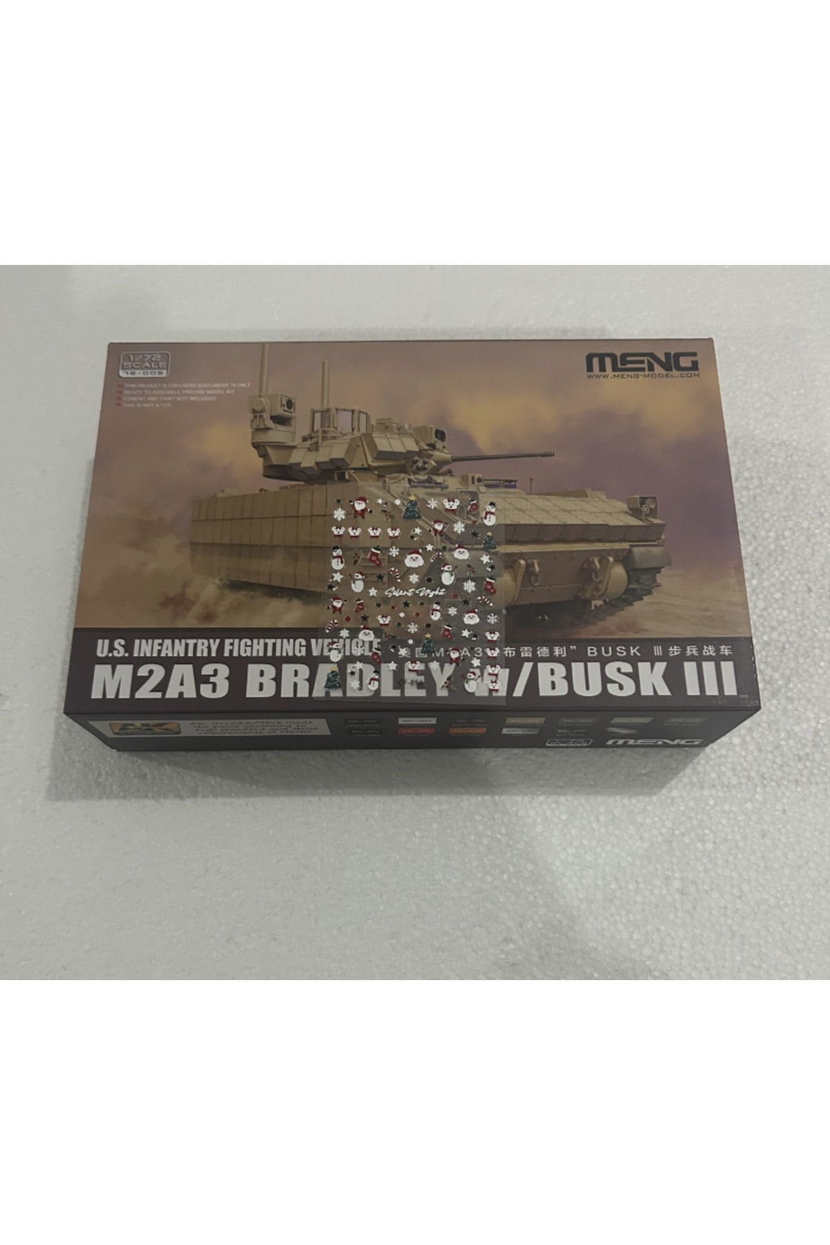 مدل کیت MENG 72-005 خودروی رزمی پیاده‌نظام ایالات متحده M2A3 برادلی در مقیاس ۱/۷۲ همراه با BUSK III