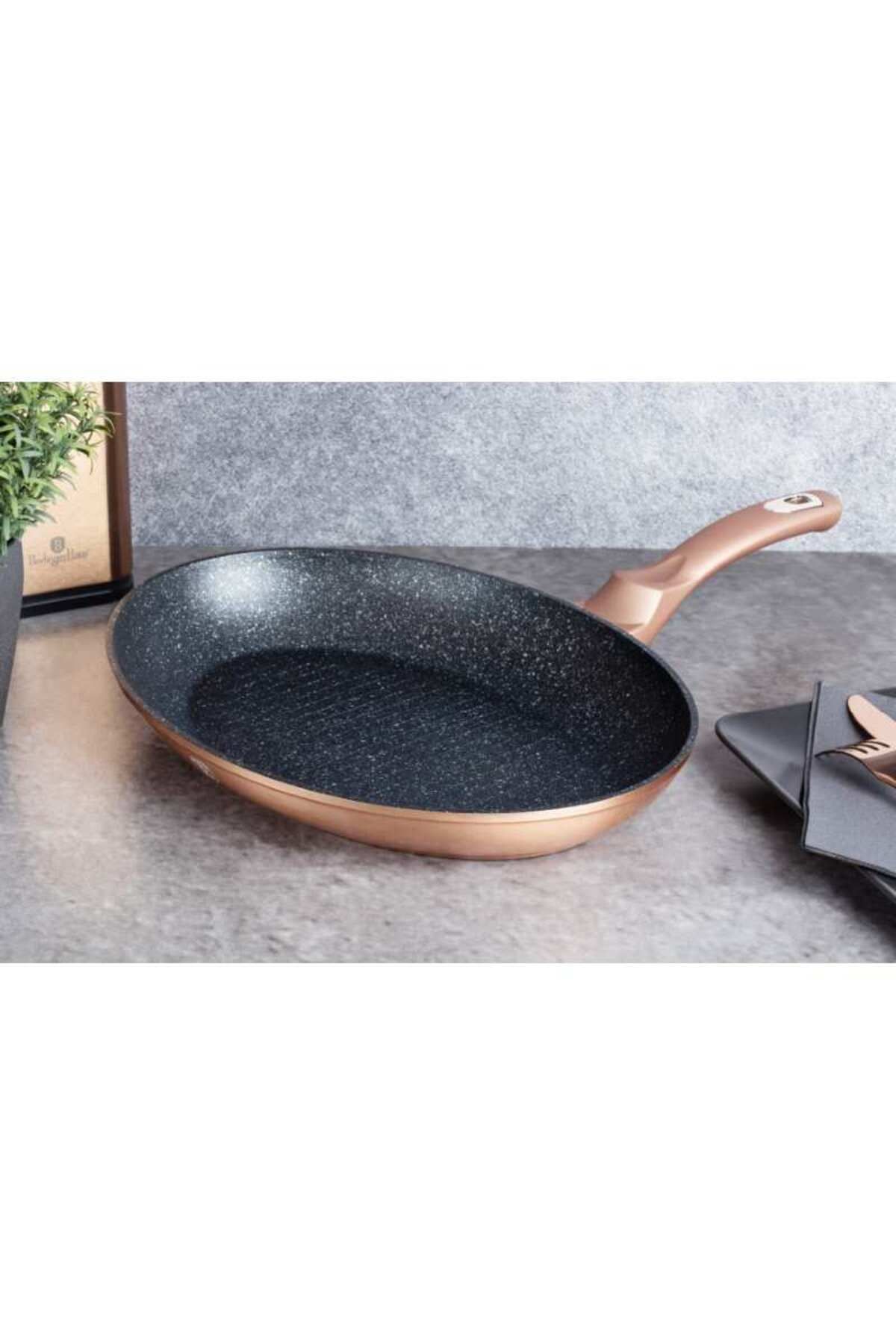 Berlinger Haus Tigaie Pentru Peste Si Fripturi Cu Suprafata De Marmura 35 Cm Rosegold Metallic Line - One Size