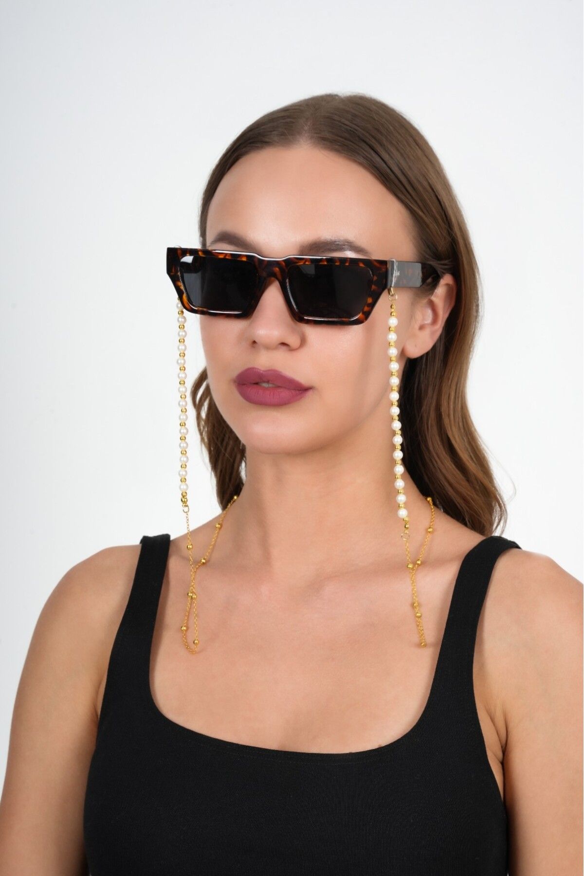 JULIANO-Gold Glasses Chain with Pearls 3