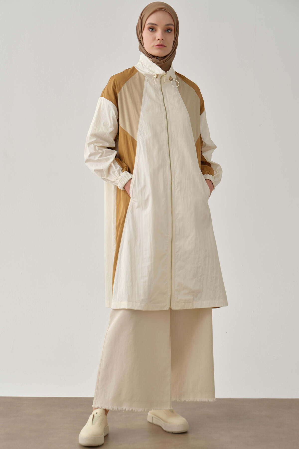 Tuğba  Kesik Detaylı Yağmurluk - Ekru-Camel - Görsel 7