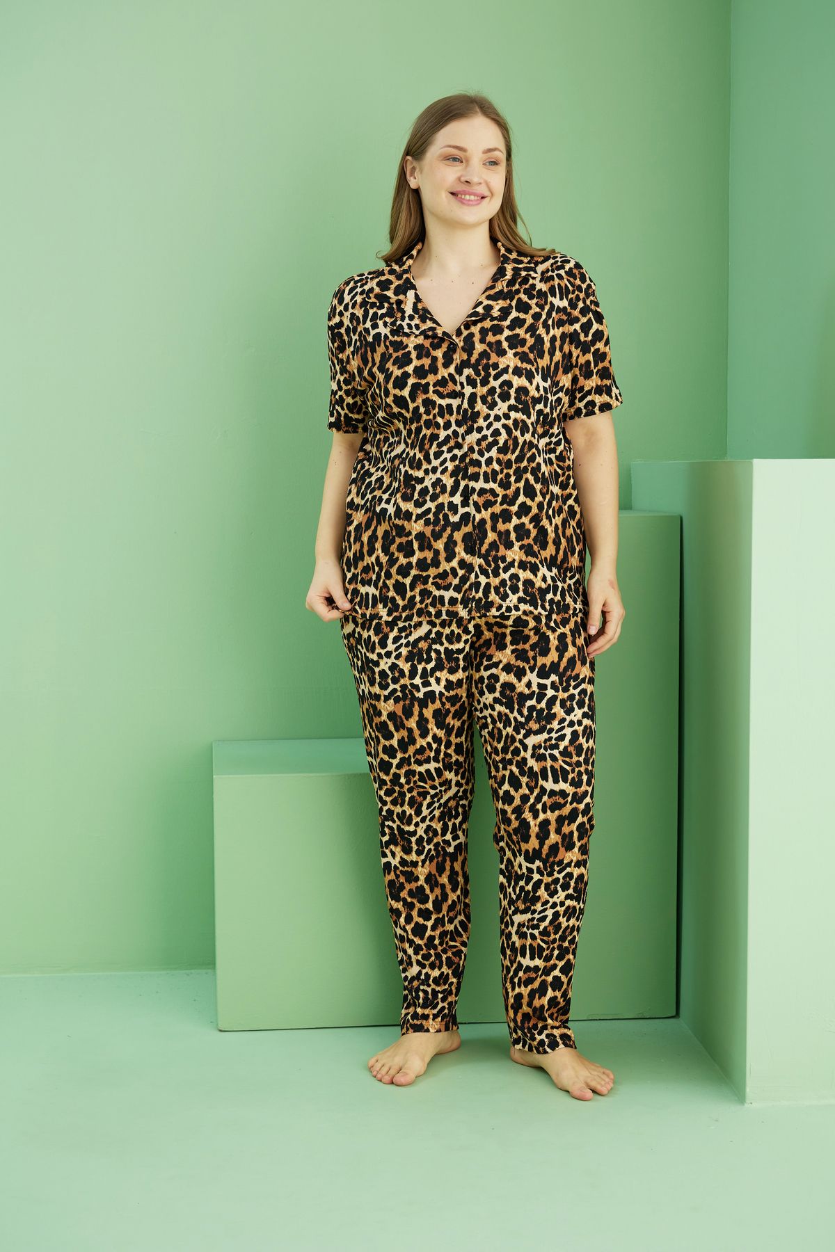 Siyah İnci-Leopard Print Bürümcük Krınkıl Fabric Curve Large Size Oversize Buttoned Pajama Set 25118712 2