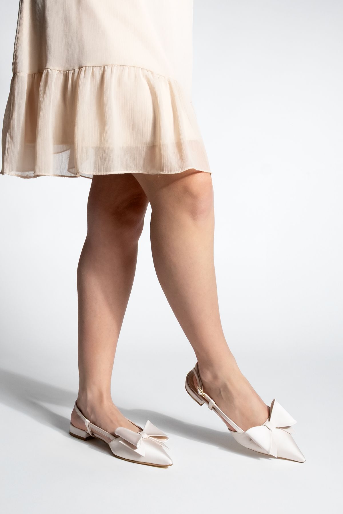 بابیت زنانه جزئیات کمان بینی در پشت ساتن BALKET MONVI BEIGE Marjin