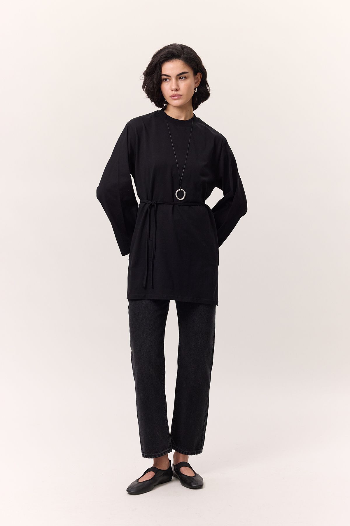 Manuka-Oversize Tshirt - Black, Detailed Binding 4