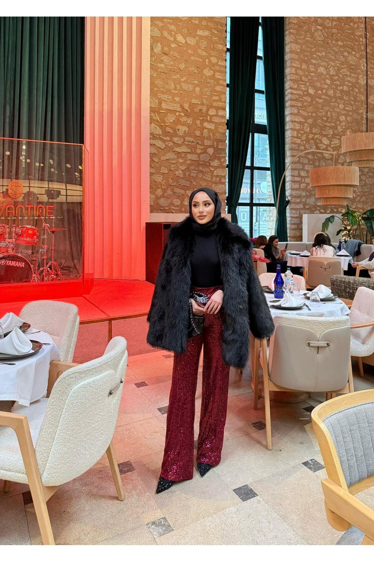 complete the look image