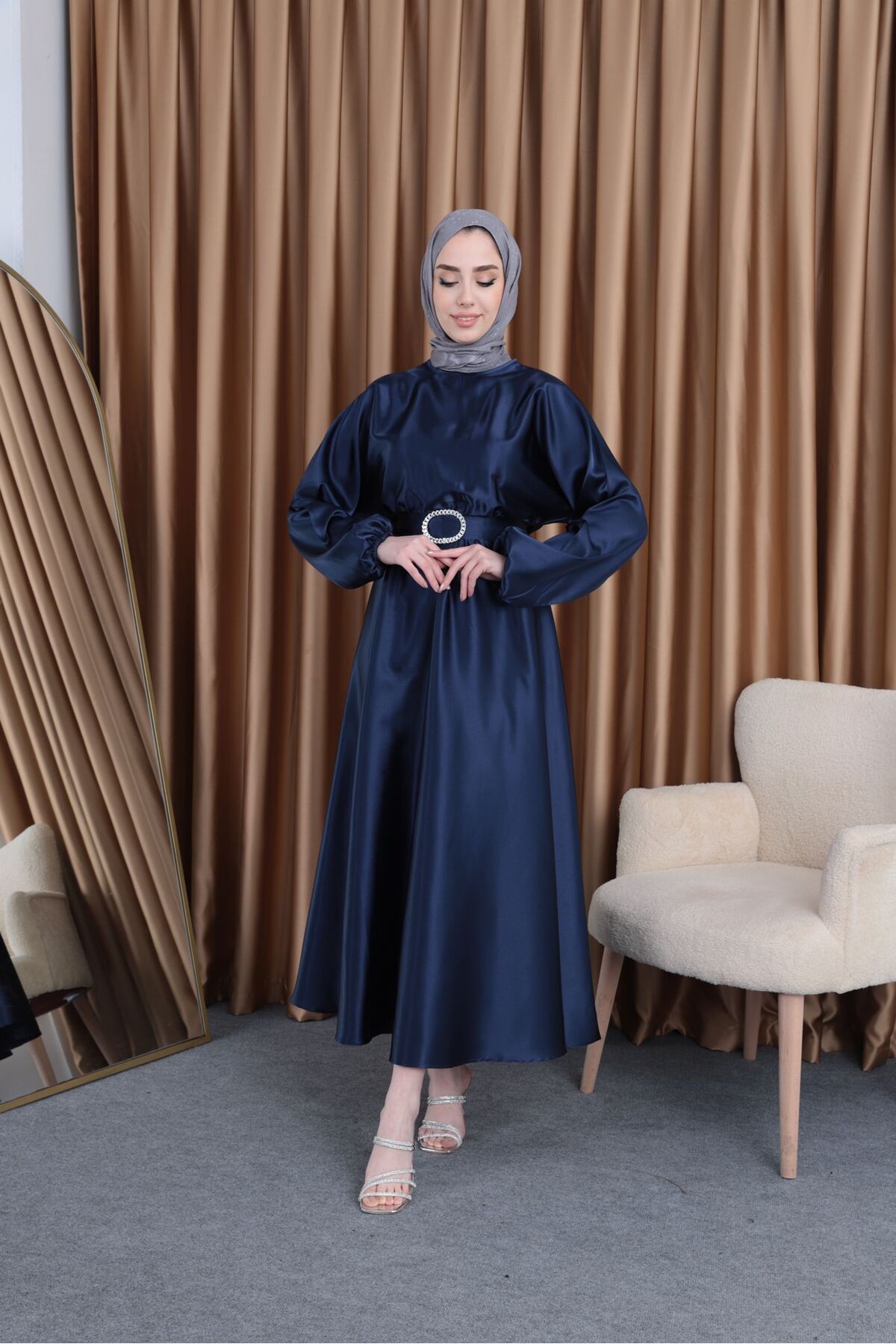 Şule Giyim  Beli Lastikli Kemerli Saten Abiye