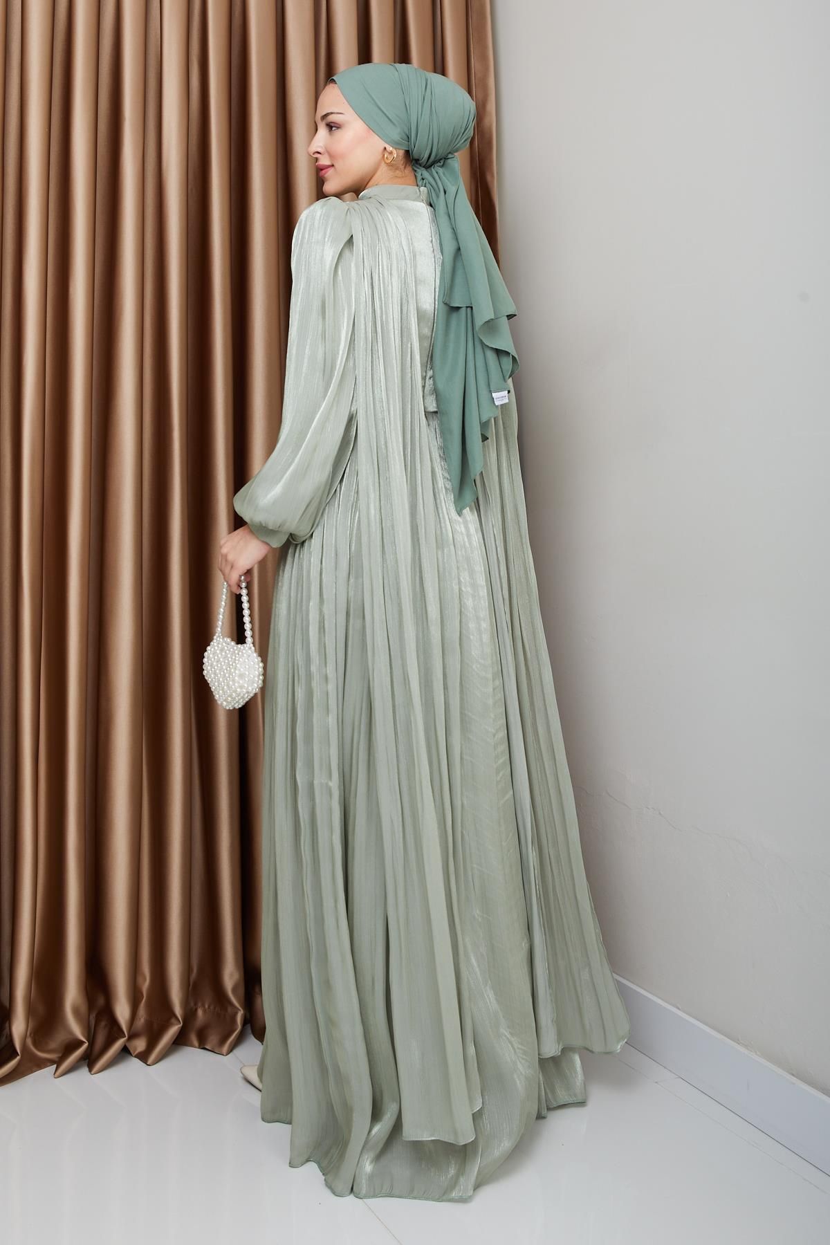 Olcay-Yorgo Seiden-Hijab-Abendkleid mit Gürtel und Cape-Detail HELLGRÜN 1237 6