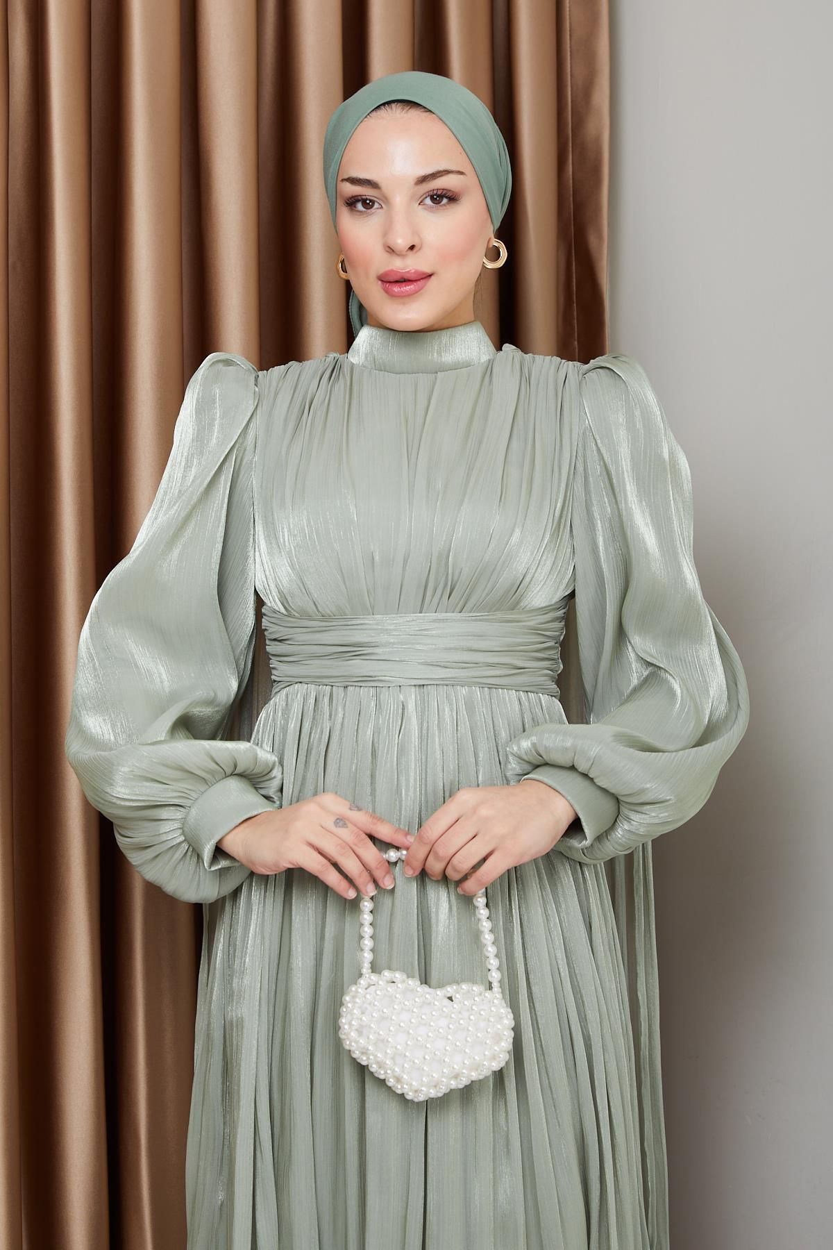 Olcay-Yorgo Seiden-Hijab-Abendkleid mit Gürtel und Cape-Detail HELLGRÜN 1237 4