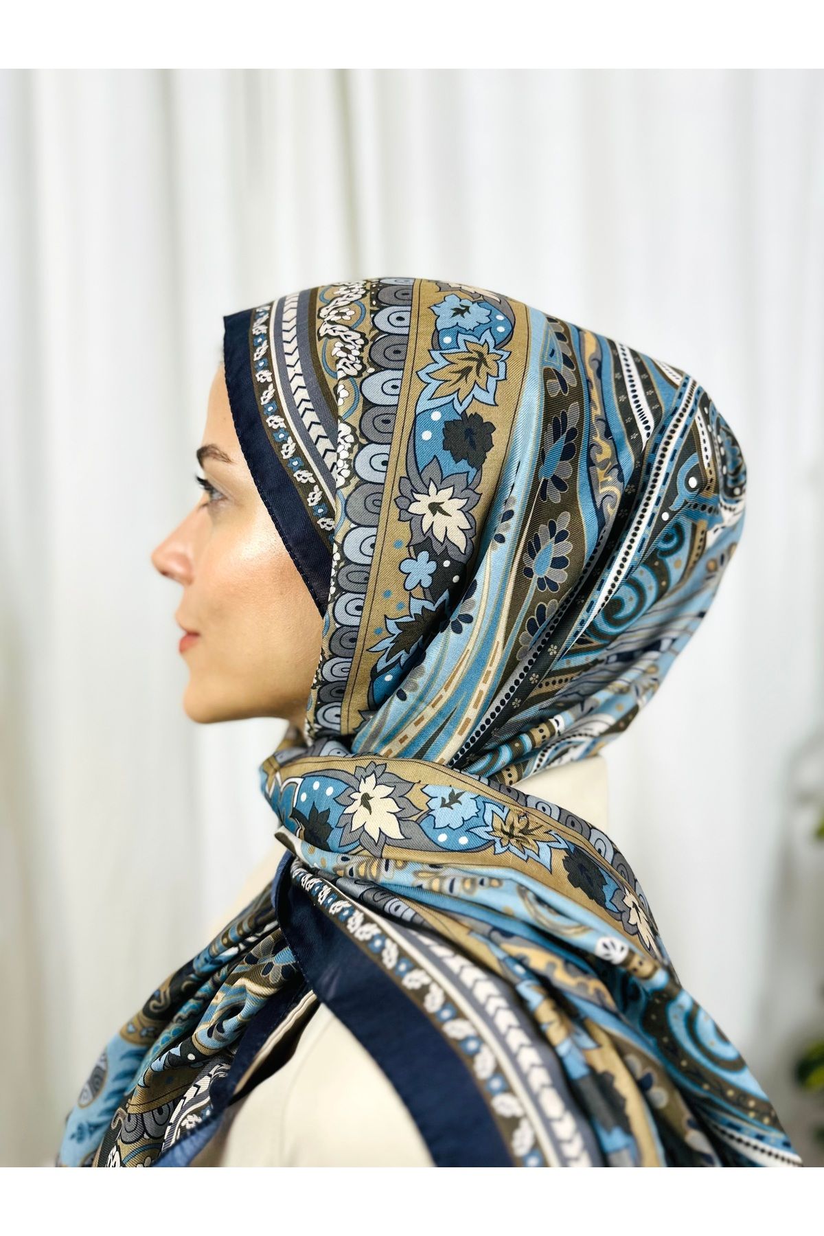 kubbe-Premium Round Retro Pattern Soft Cotton Shawl - Capture a Stylish Style with Its Ethnic Pattern 5