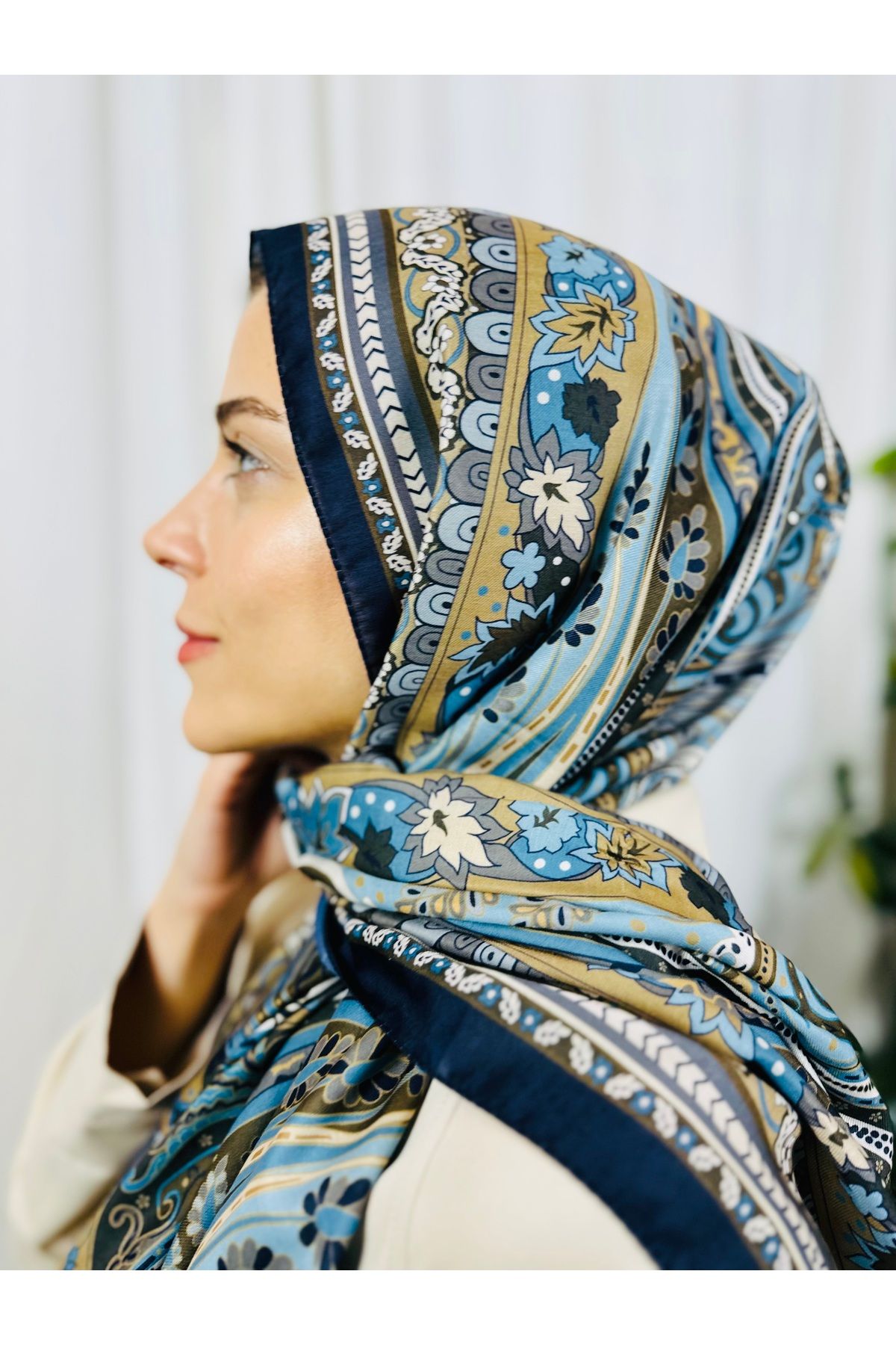 kubbe-Premium Round Retro Pattern Soft Cotton Shawl - Capture a Stylish Style with Its Ethnic Pattern 4