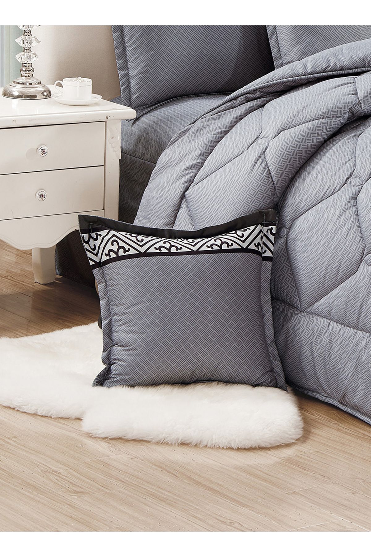Generic-Comforter Set 4 Piece Single Size Elegant Bedspread Lightweight Comforter Duvet included 3