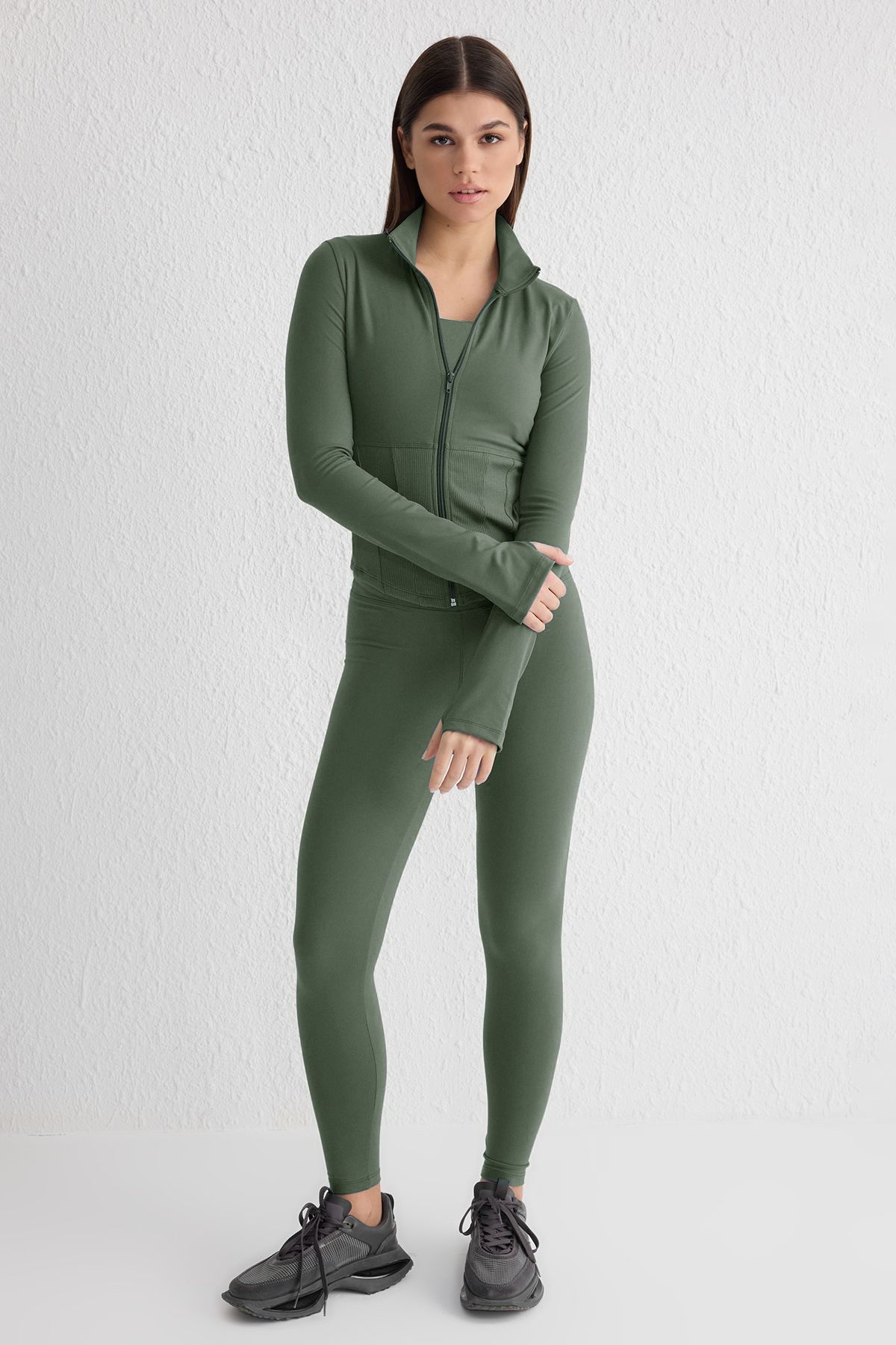 Trendyol Collection-Трикотажна спортивна куртка/кофта з м'якої тканини з отвором для великого пальця хакі THMAW25SK00001 2