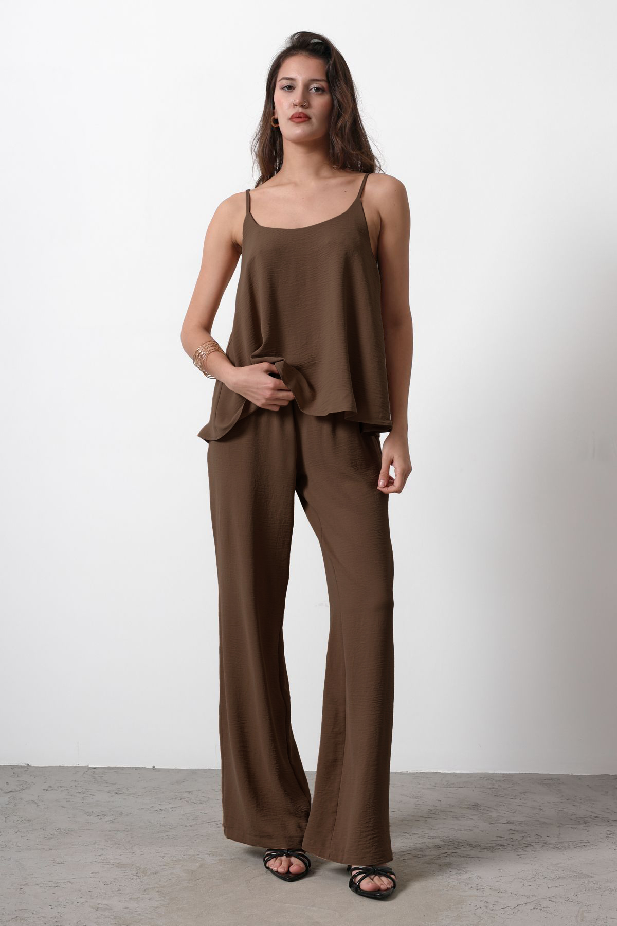 Trendyolmilla  Kahverengi Askılı Dokuma Bluz Dokuma Alt-Üst Takım TWOSS25AU00043 - Görsel 5