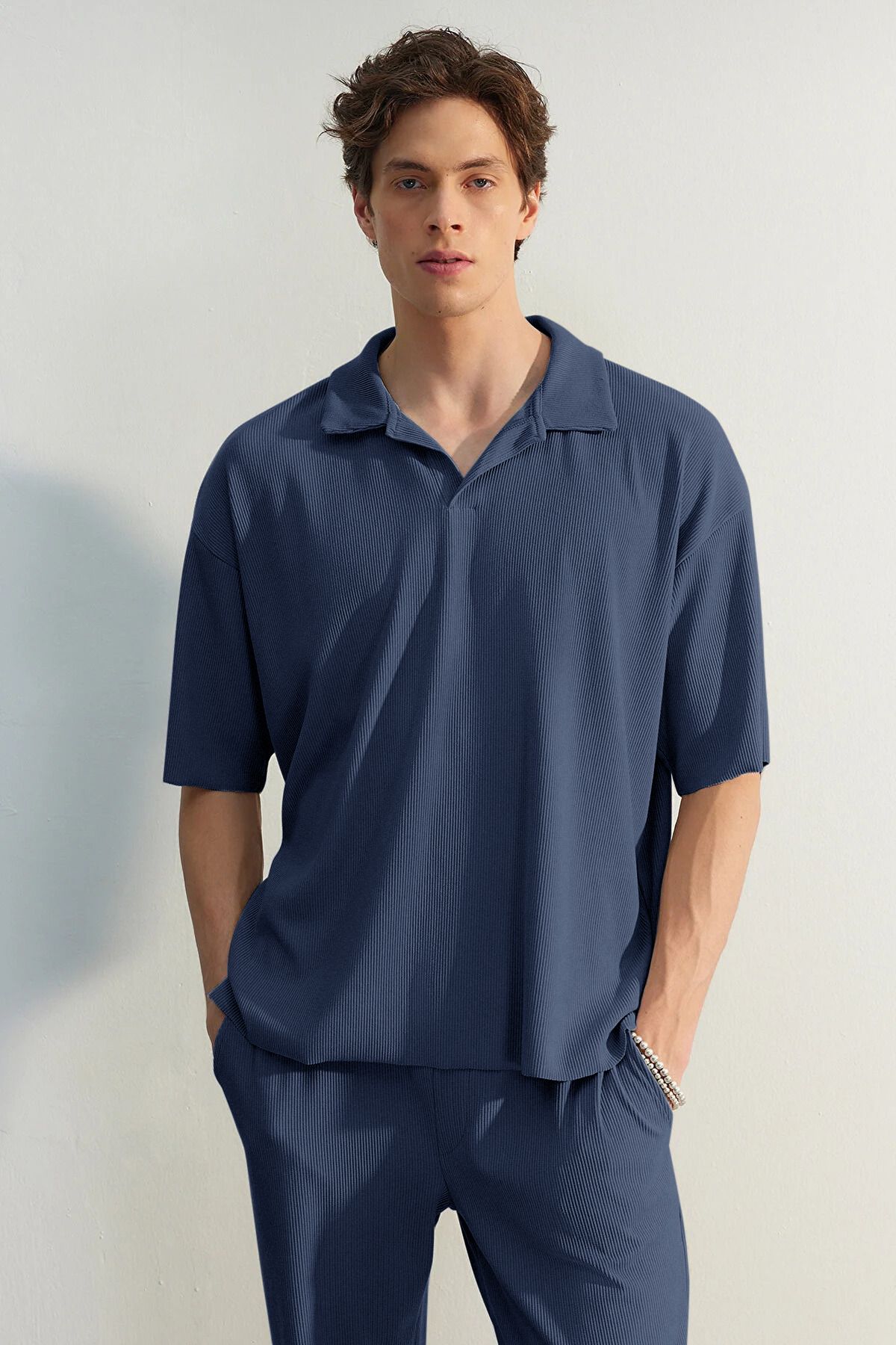 Trendyol Collection Tričko Indigo OTToman POlo Neck TexTured - Wide FiT, Limitovaná edice TMNSS23po00020