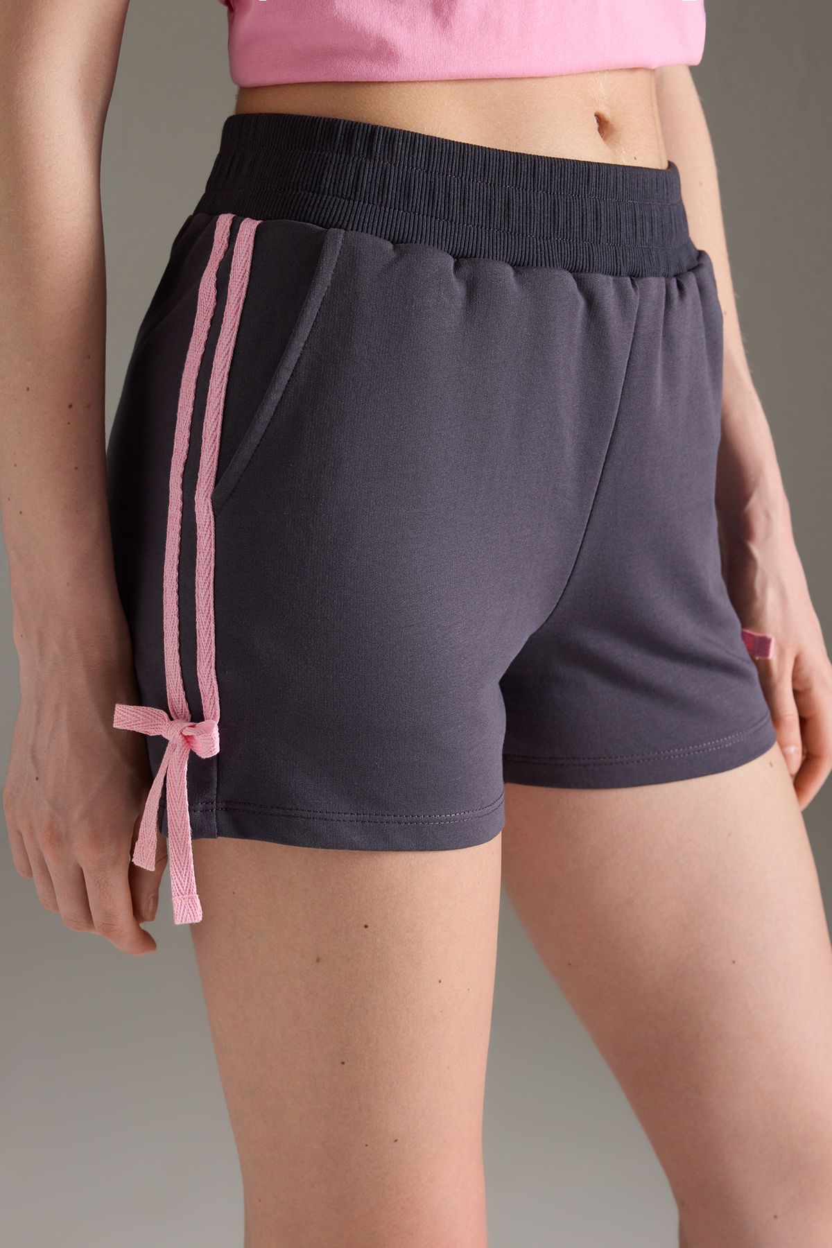 Trendyol Collection-Anthracite Contrast Stripe and Bow Short Stretch Knitted Shorts & Bermuda 3