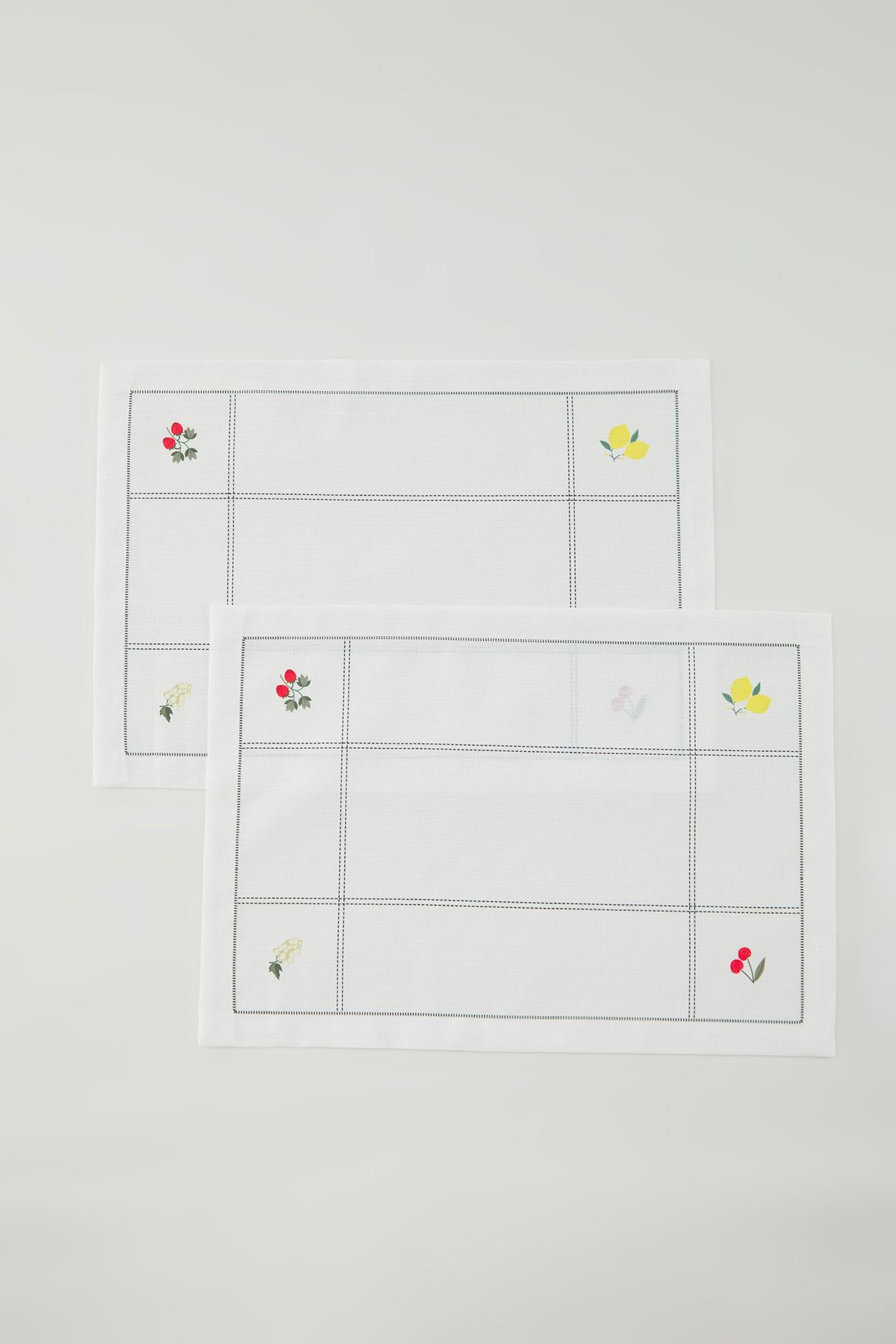 Trendyol Collection-2-teiliges amerikanisches Service-Set mit Obst-Aufdruck, 30 x 50 cm, TPHSS25RUN00014 1