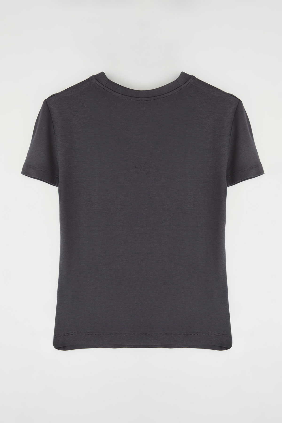 Trendyolmilla  Antrasit Kurdele Baskılı Fitted/Vücuda Oturan Fitilli Esnek Örme T-Shirt TWOSS24TS00231 - Görsel 10