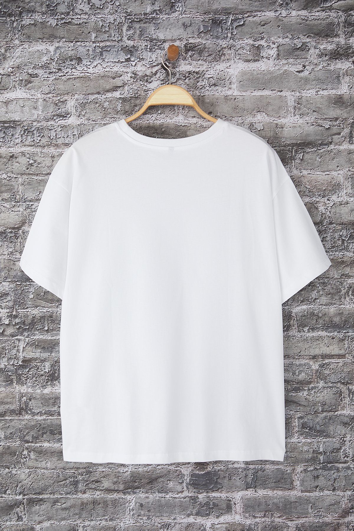 Trendyol Curve-Μπλουζάκι με λευκό εμπριμέ Oversize Fit Large Size TBBSS25BF00072 8