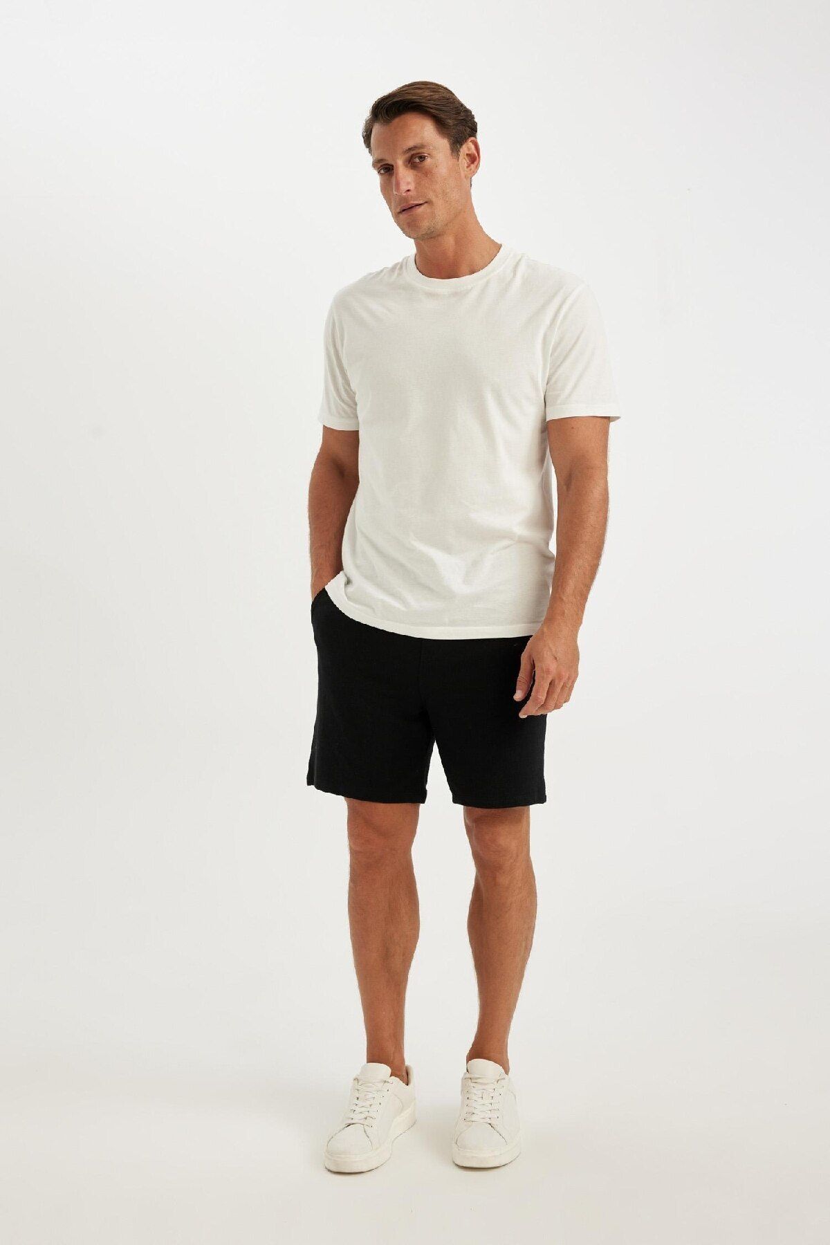DeFacto-Jacquard Basic Straight Shorts with Regular Fit Pockets D5107Ax24Sm 2