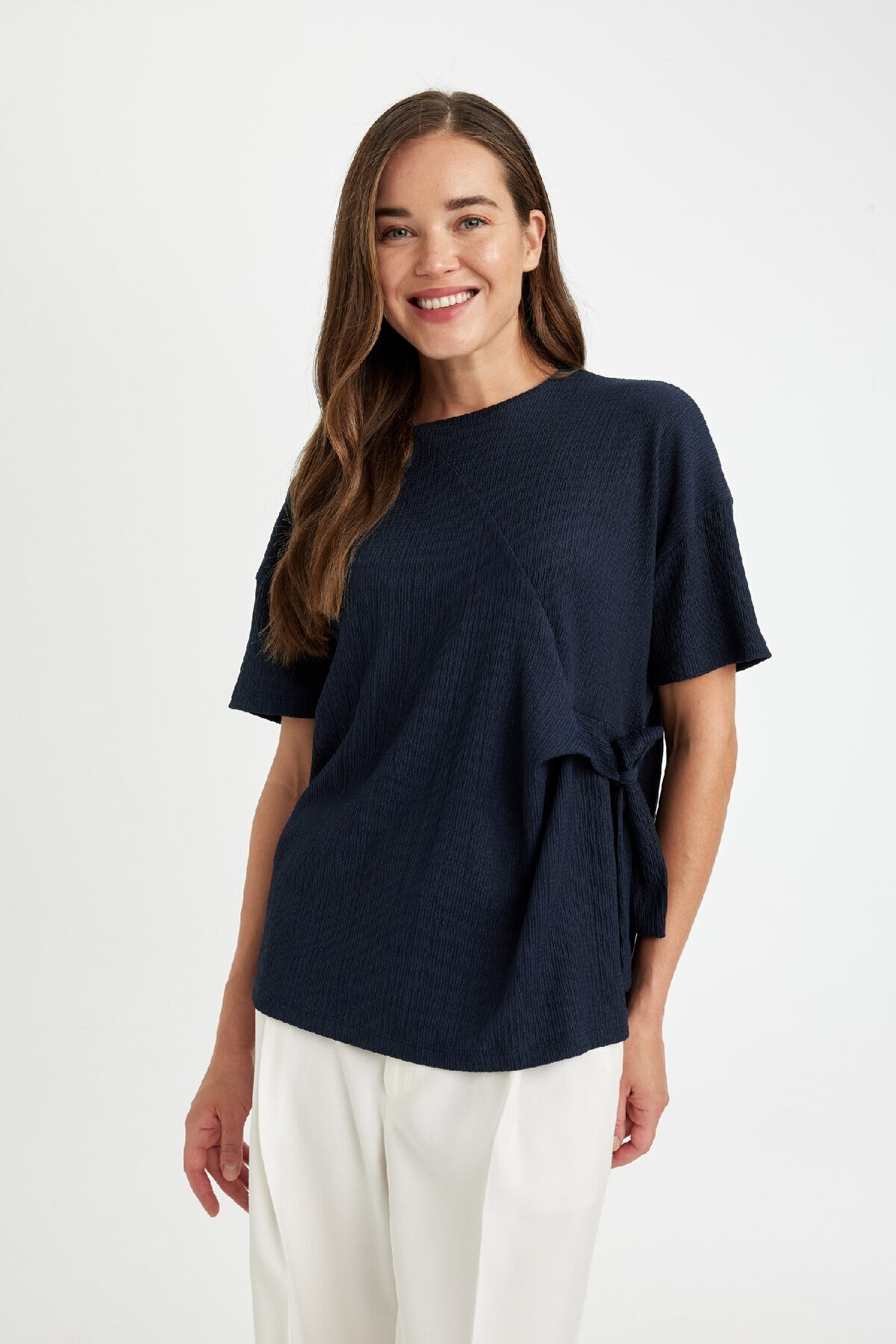 DeFacto-Tričko Relax Fit Crew Zavinovačka s krátkým rukávem D5446Ax24Au 4
