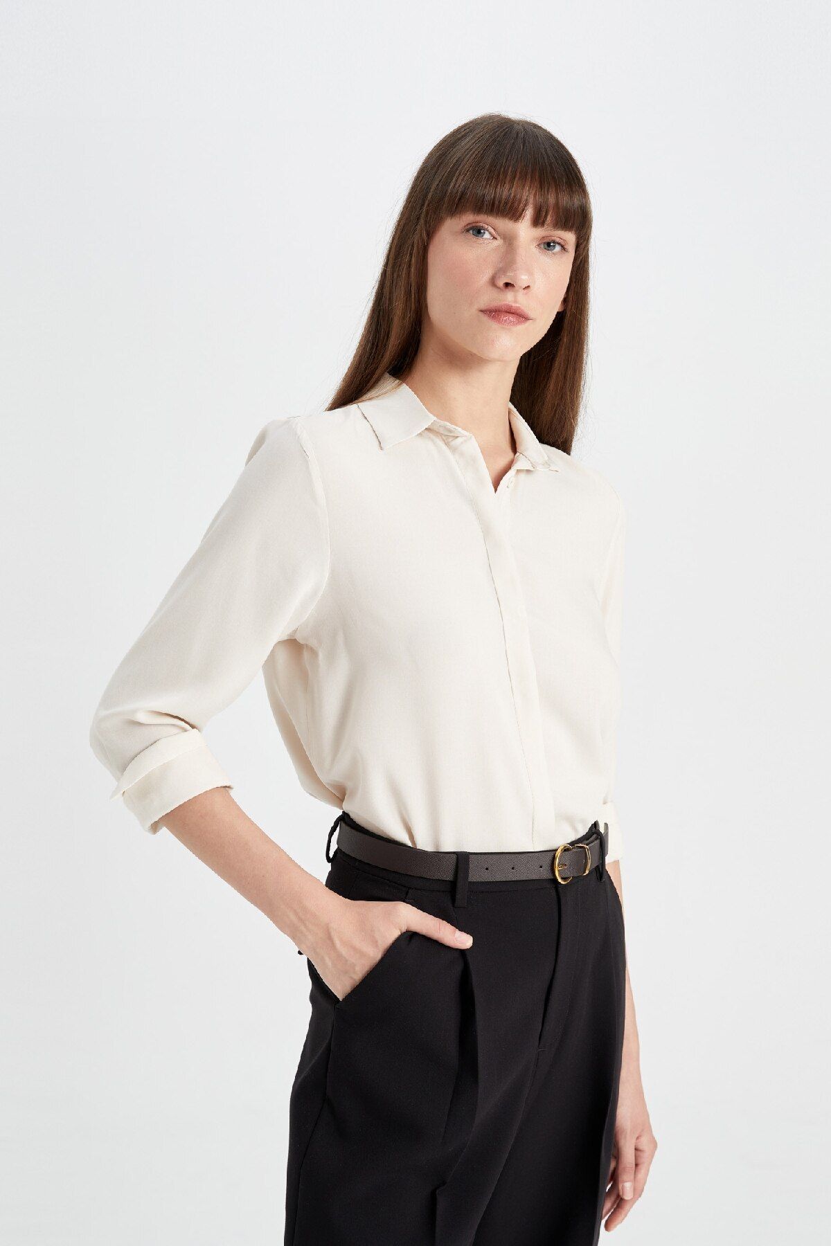 DeFacto-Normale Passform, einfarbiges Basic-Langarmshirt Z6472az24au 3