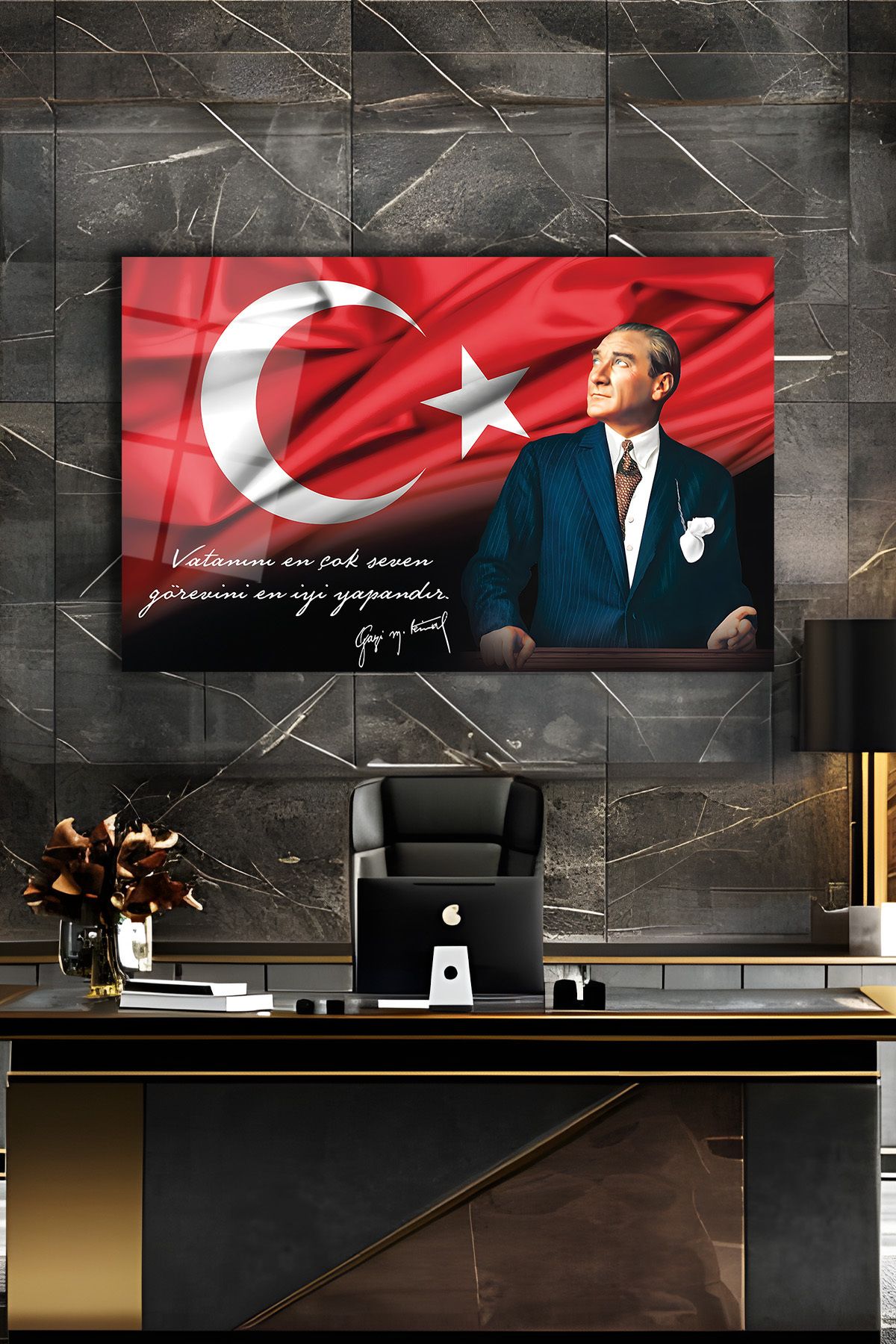 Evlika Atatürk Portre ve Türk Bayrağı Vatanını En Çok Seven Görevini En İyi Yapandır Cam Tablo, Hediyelik