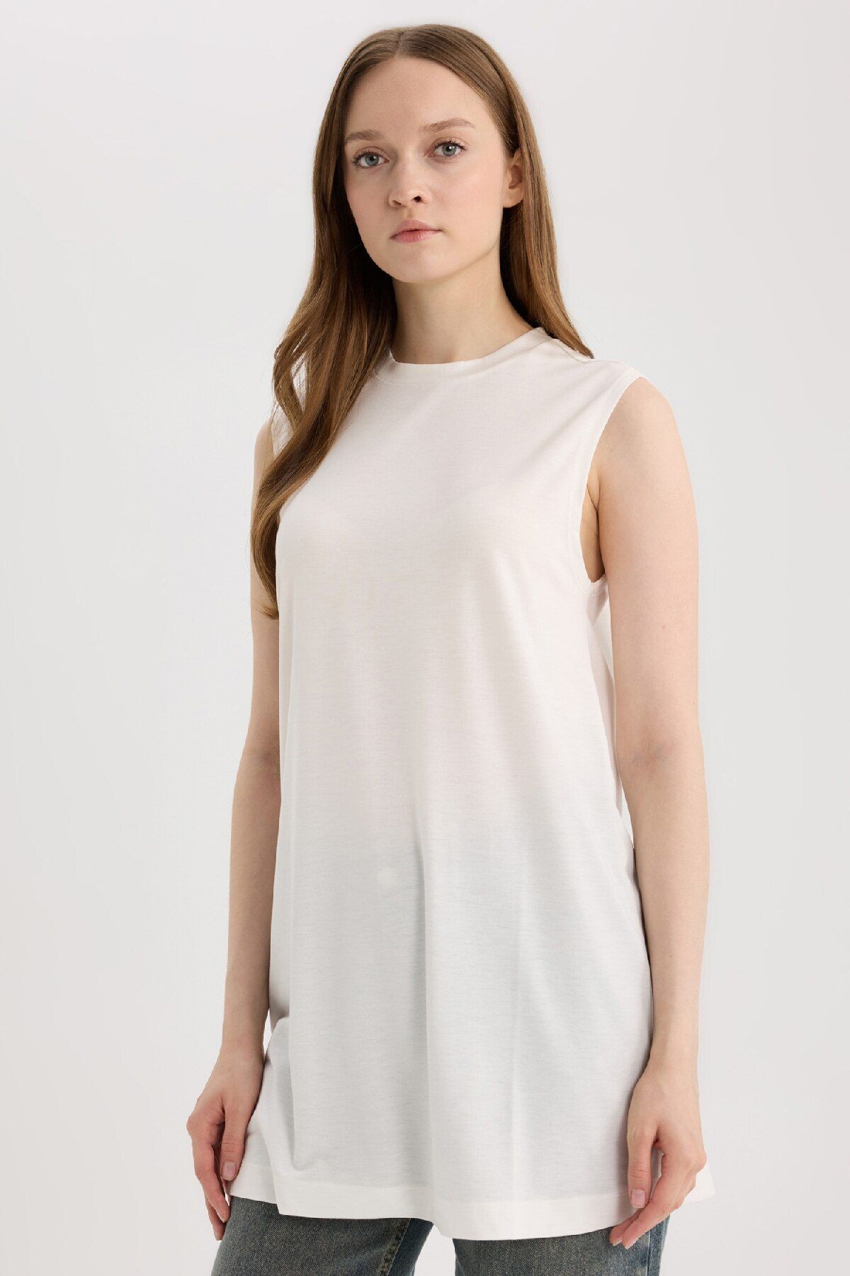DeFacto-Regular Fit Rundhalsausschnitt Basic Plain Ärmellose Tunika A8352ax25sp 1