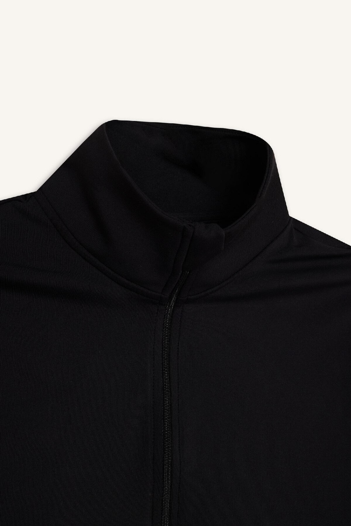 DeFacto Slim Fit Dar Kesim Fermuarlı Dik Yaka Sporcu Uzun Kollu Tişört W0343AZ25AU görsel 8