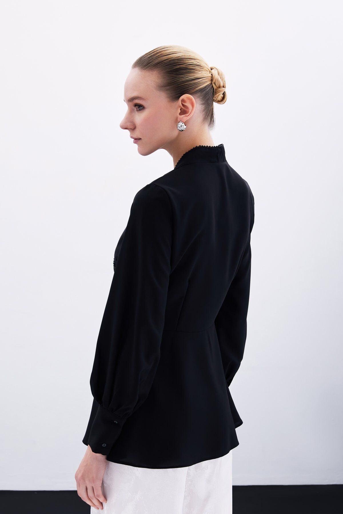 Sateen-Beaded Collar Double Breasted Blouse - Black Model No: Gx9688 7
