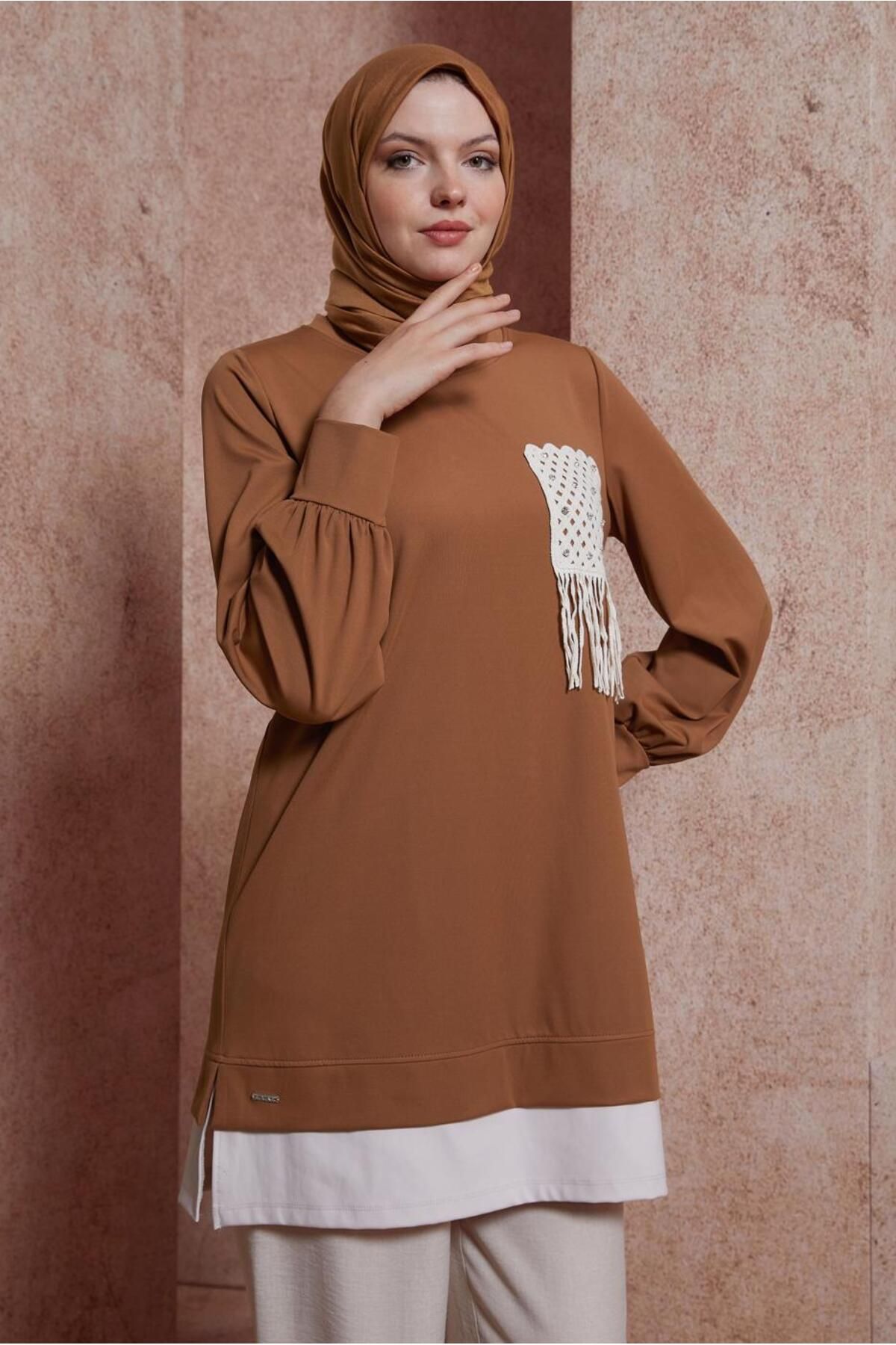 تونیک ورزشی منگوله ای با جزئیات 44559 Alvina