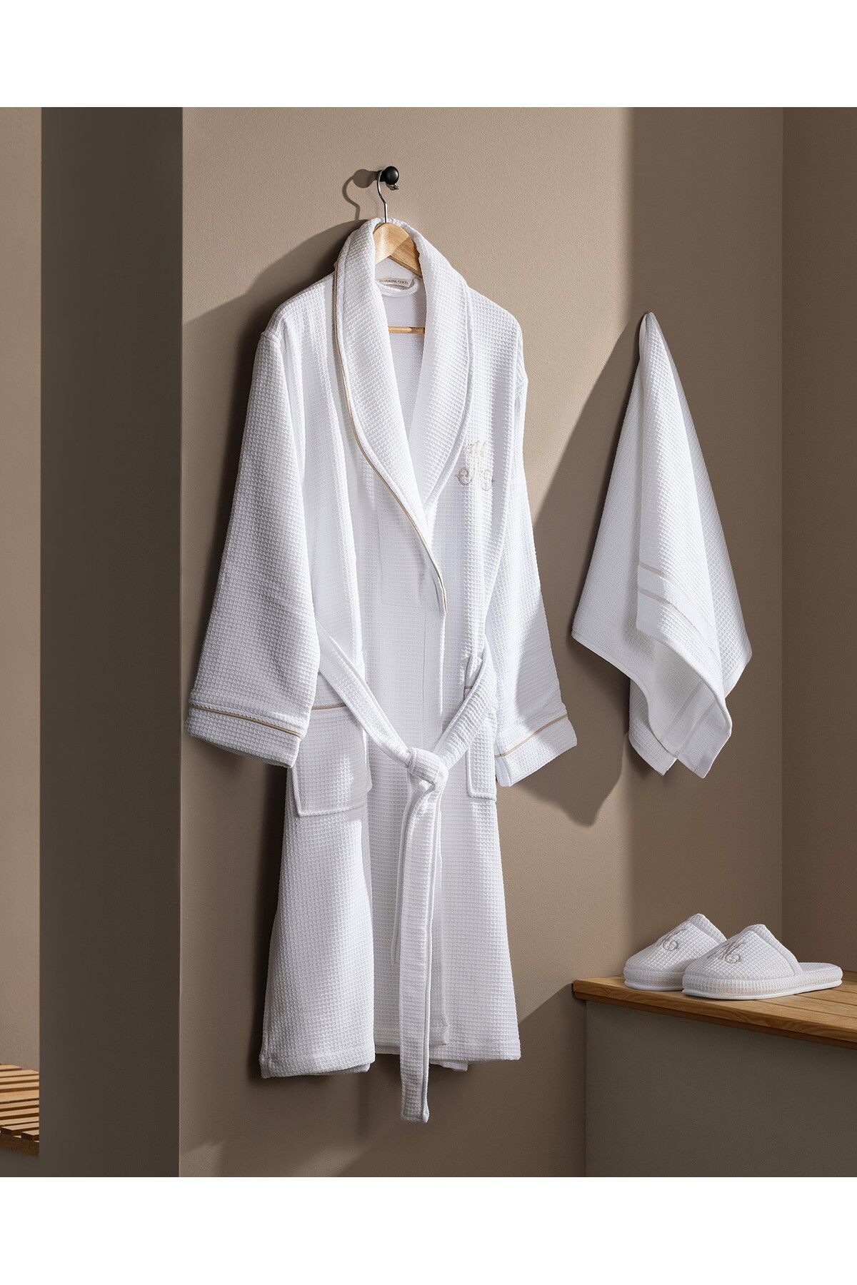 Madame Coco-Riley Damen-Bademantel-Set aus 100 % Baumwolle – Weiß – Luxus-Kollektion 1