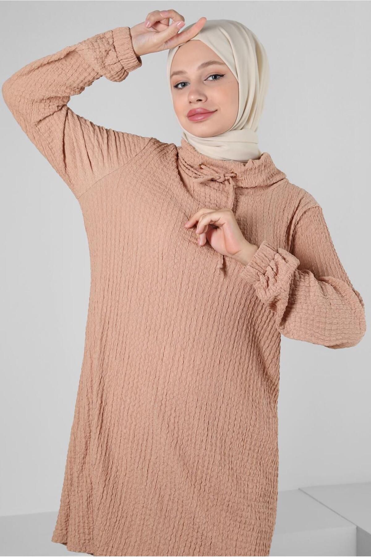 تونیک با جزییات بستن روی یقه و سرآستین 43931 Alvina