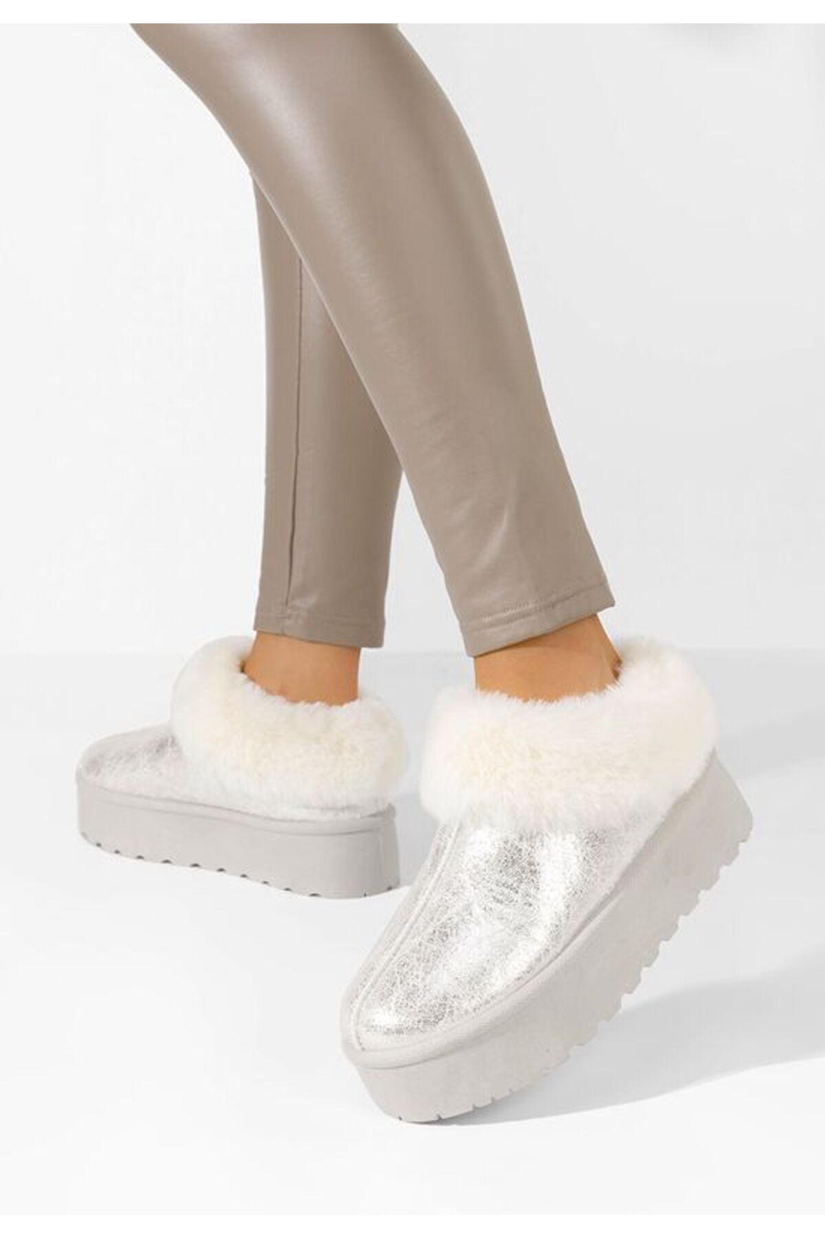 B T Shoes-Ghete cu platformă Maily argintii 1