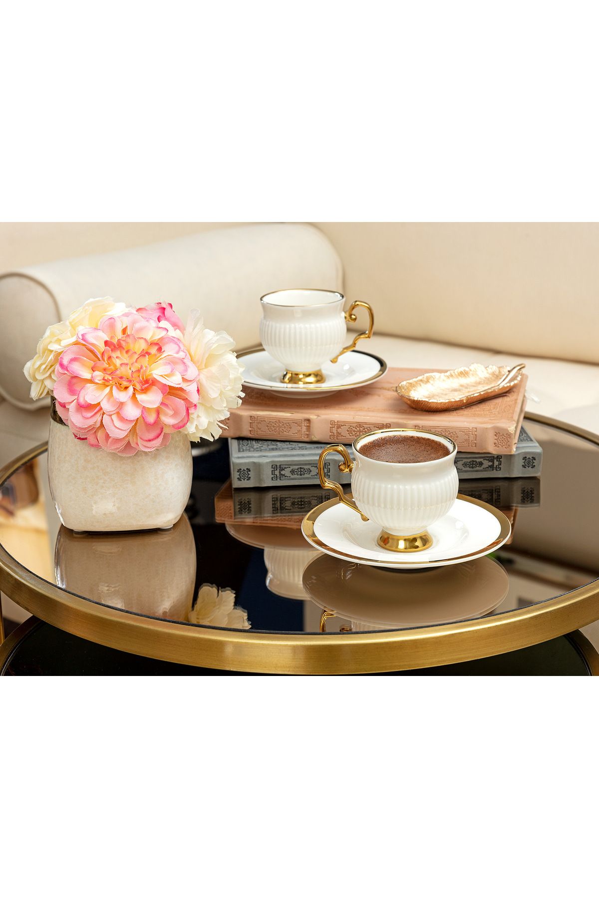 Madame Coco-Yolande Pensee – 2er-Set Kaffeetassen 1
