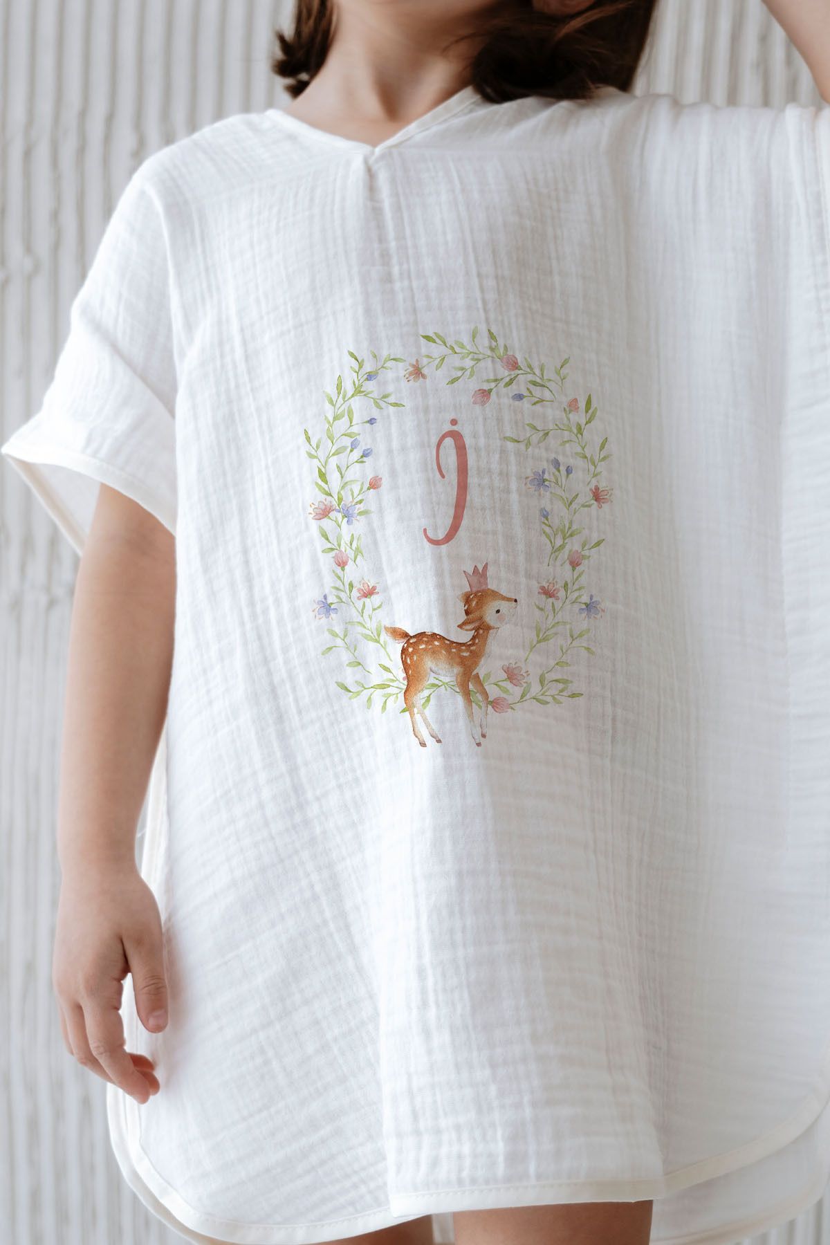 Tuğba Kuğu-Letter I Little Deer Letter Series 4 Layer Mussumel Poncho 3