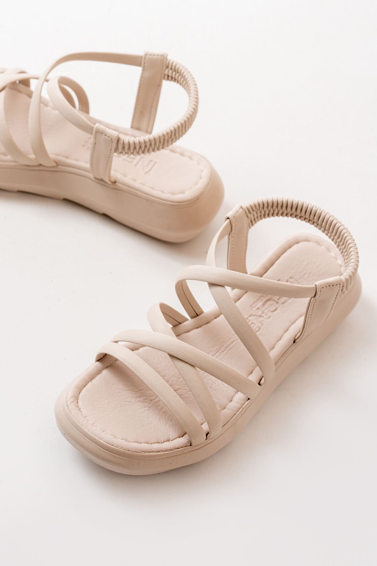 ASFSTORE 841-841 Bej Lastikli Kadın Günlük Sandalet