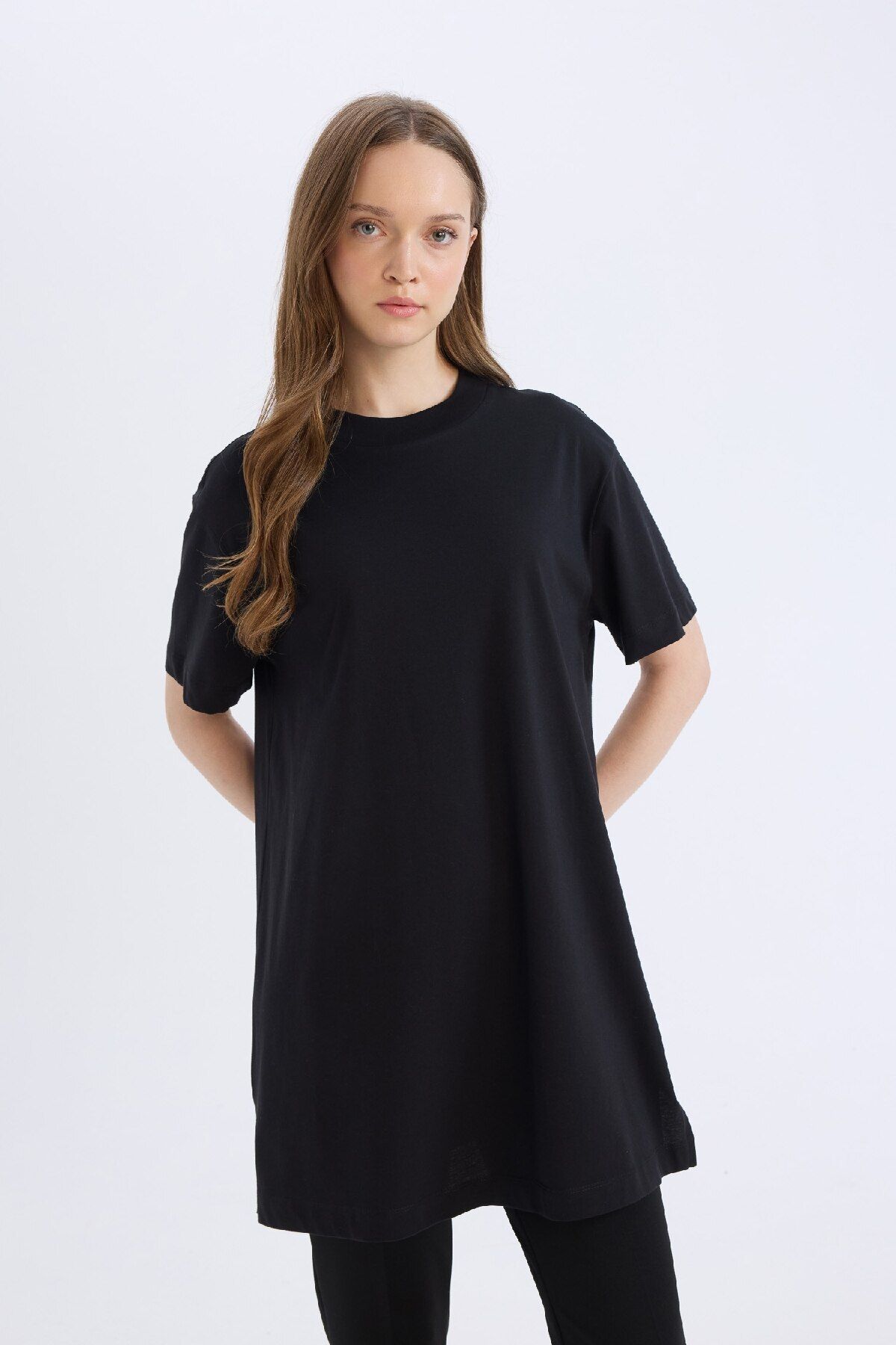 DeFacto-Normale Passform, Rundhalsausschnitt, einfache, einfarbige Kurzarm-T-Shirt-Tunika A8351AX25SP 3